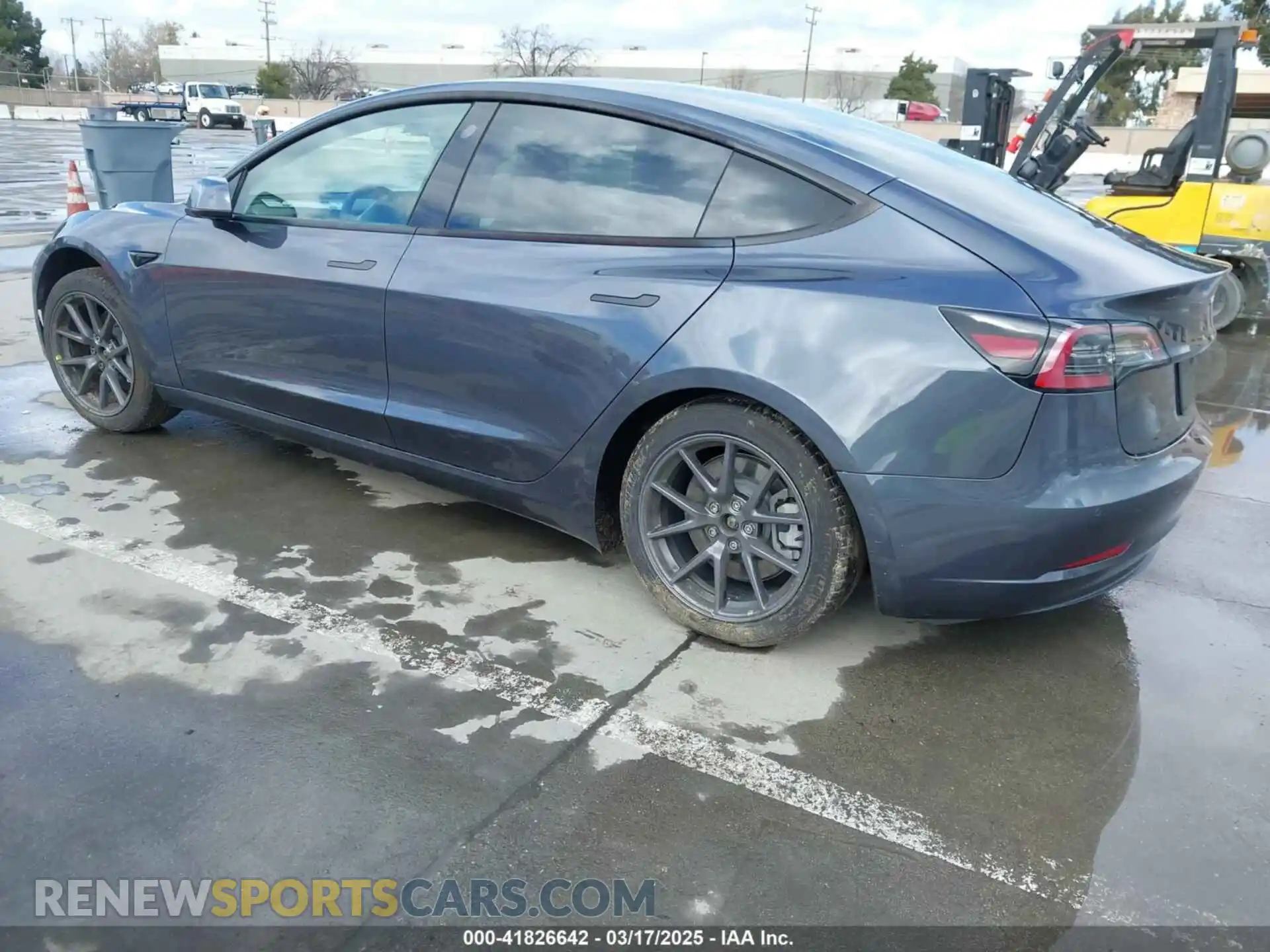 3 Photograph of a damaged car 5YJ3E1EB0NF259904 TESLA MODEL 3 2022