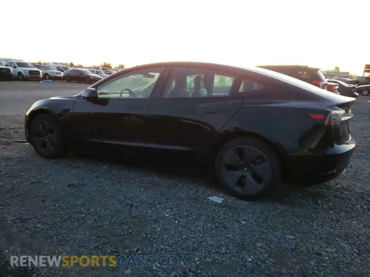 2 Photograph of a damaged car 5YJ3E1EB0NF272653 TESLA MODEL 3 2022