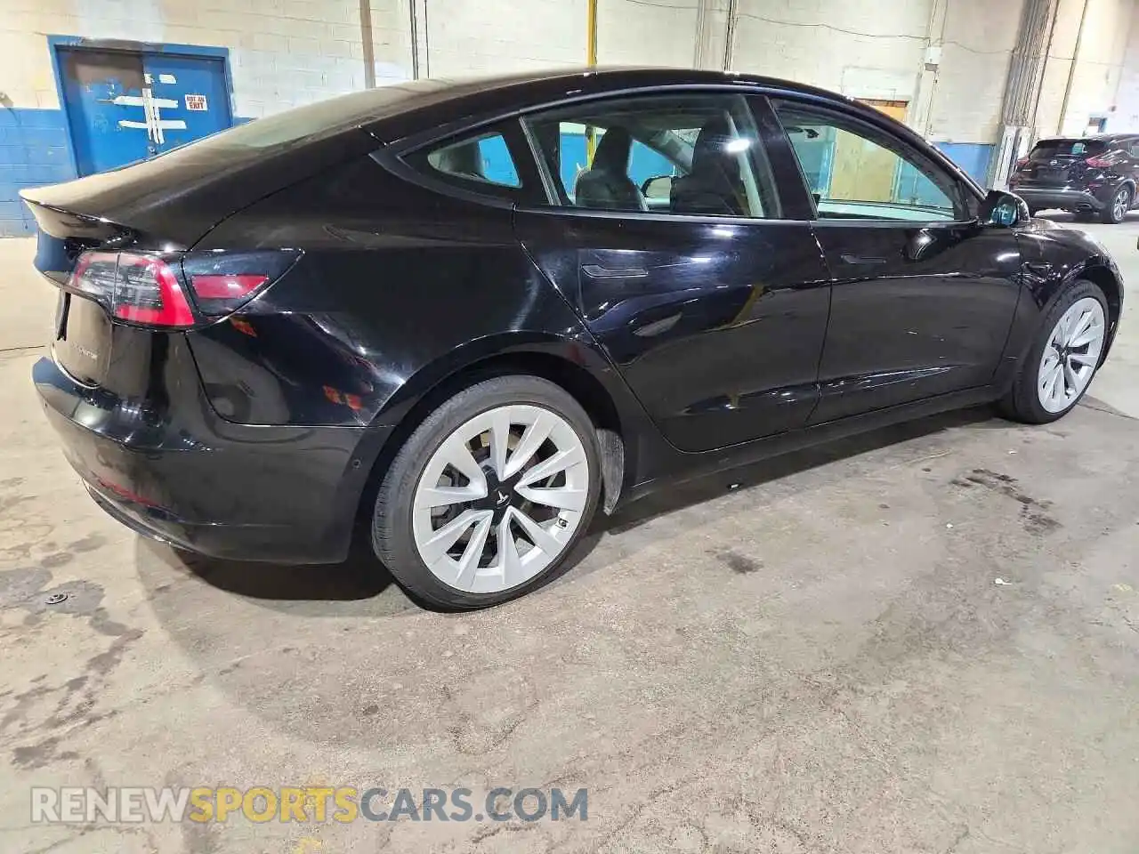 3 Photograph of a damaged car 5YJ3E1EB0NF286827 TESLA MODEL 3 2022