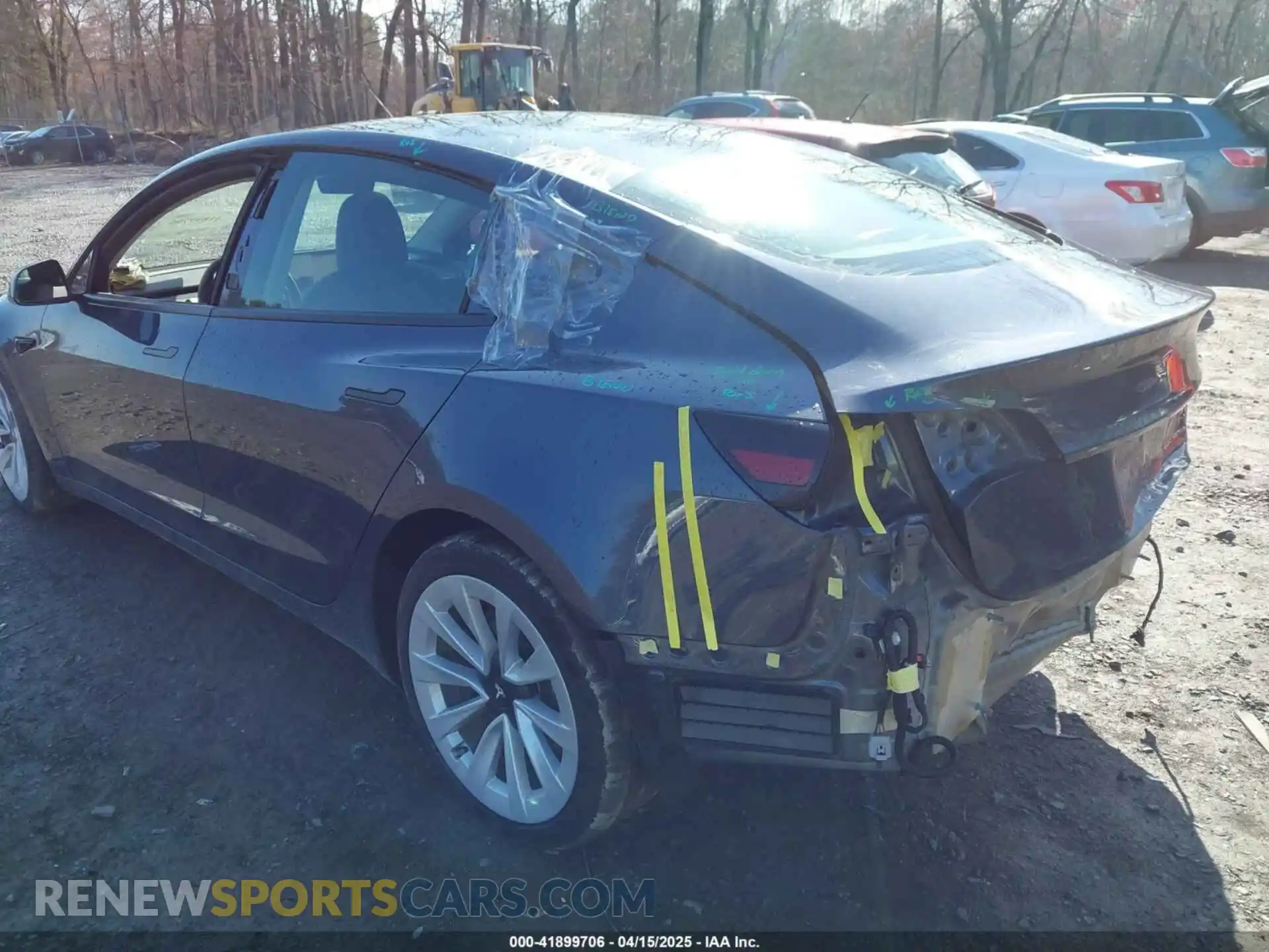3 Photograph of a damaged car 5YJ3E1EB0NF365284 TESLA MODEL 3 2022
