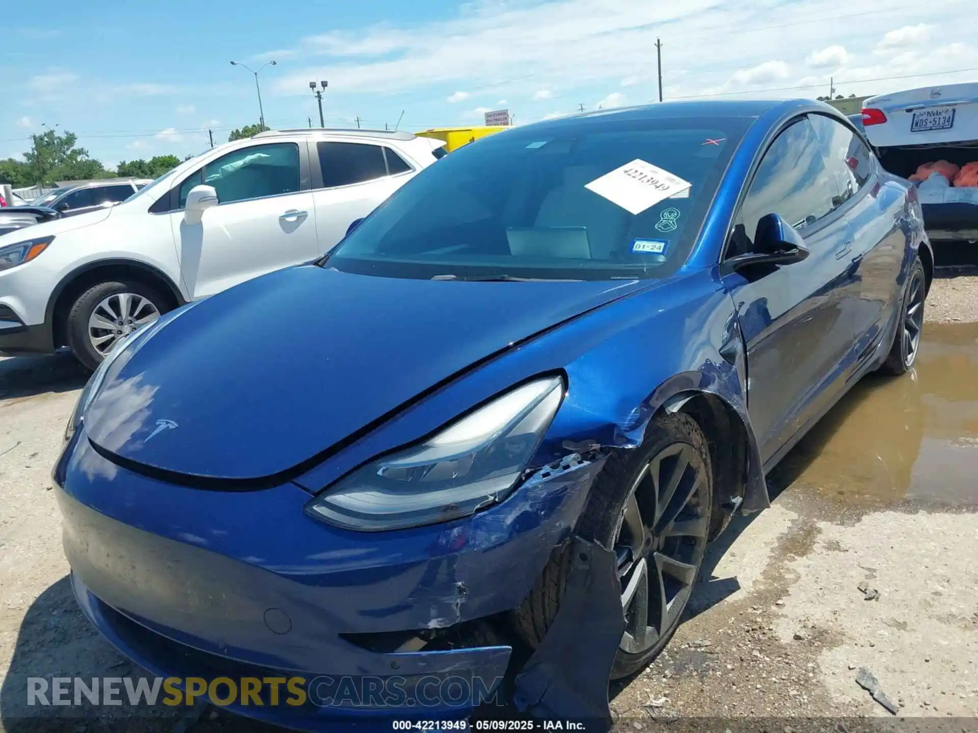 2 Photograph of a damaged car 5YJ3E1EB1NF119215 TESLA MODEL 3 2022