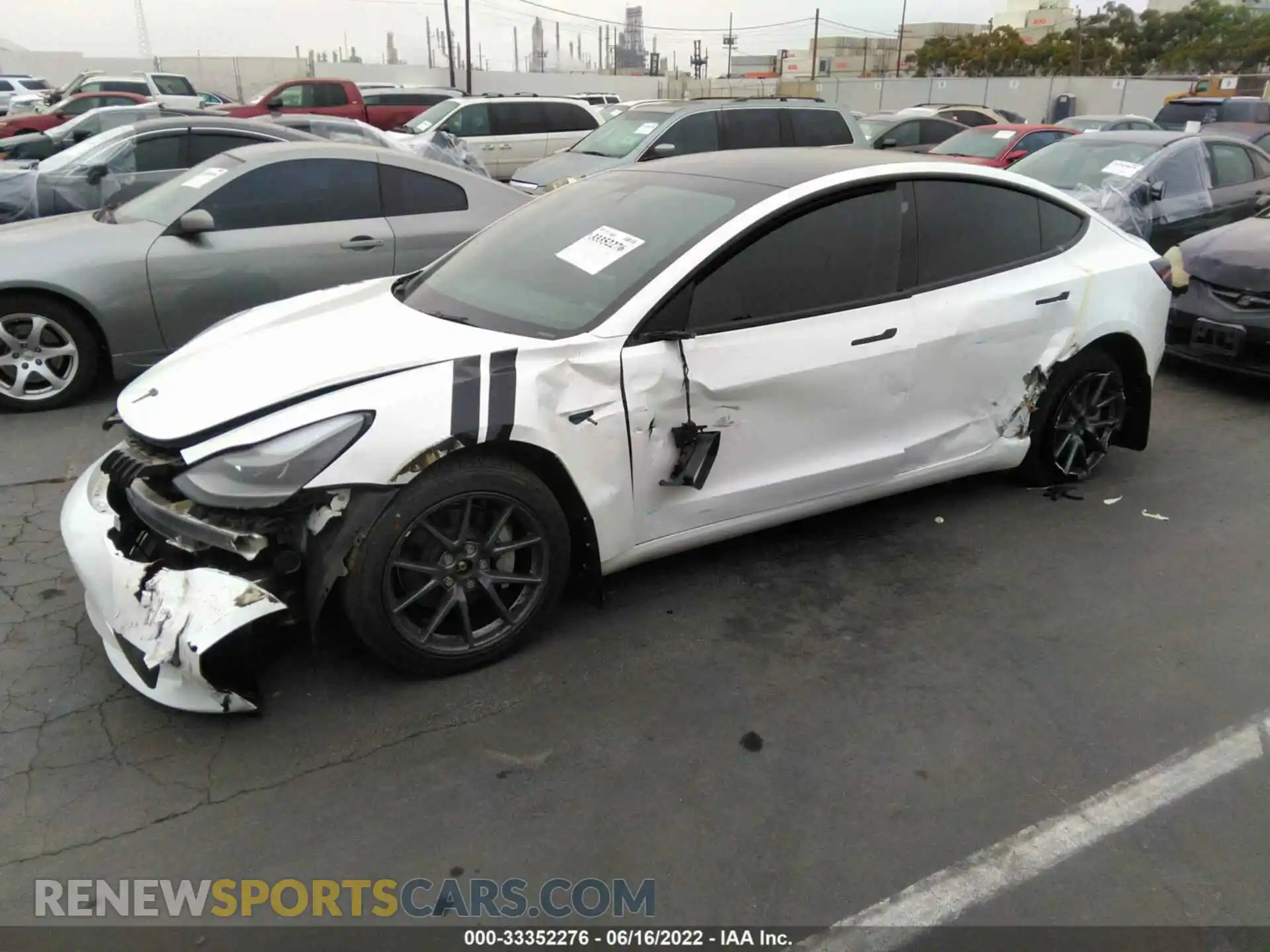 2 Photograph of a damaged car 5YJ3E1EB1NF132160 TESLA MODEL 3 2022