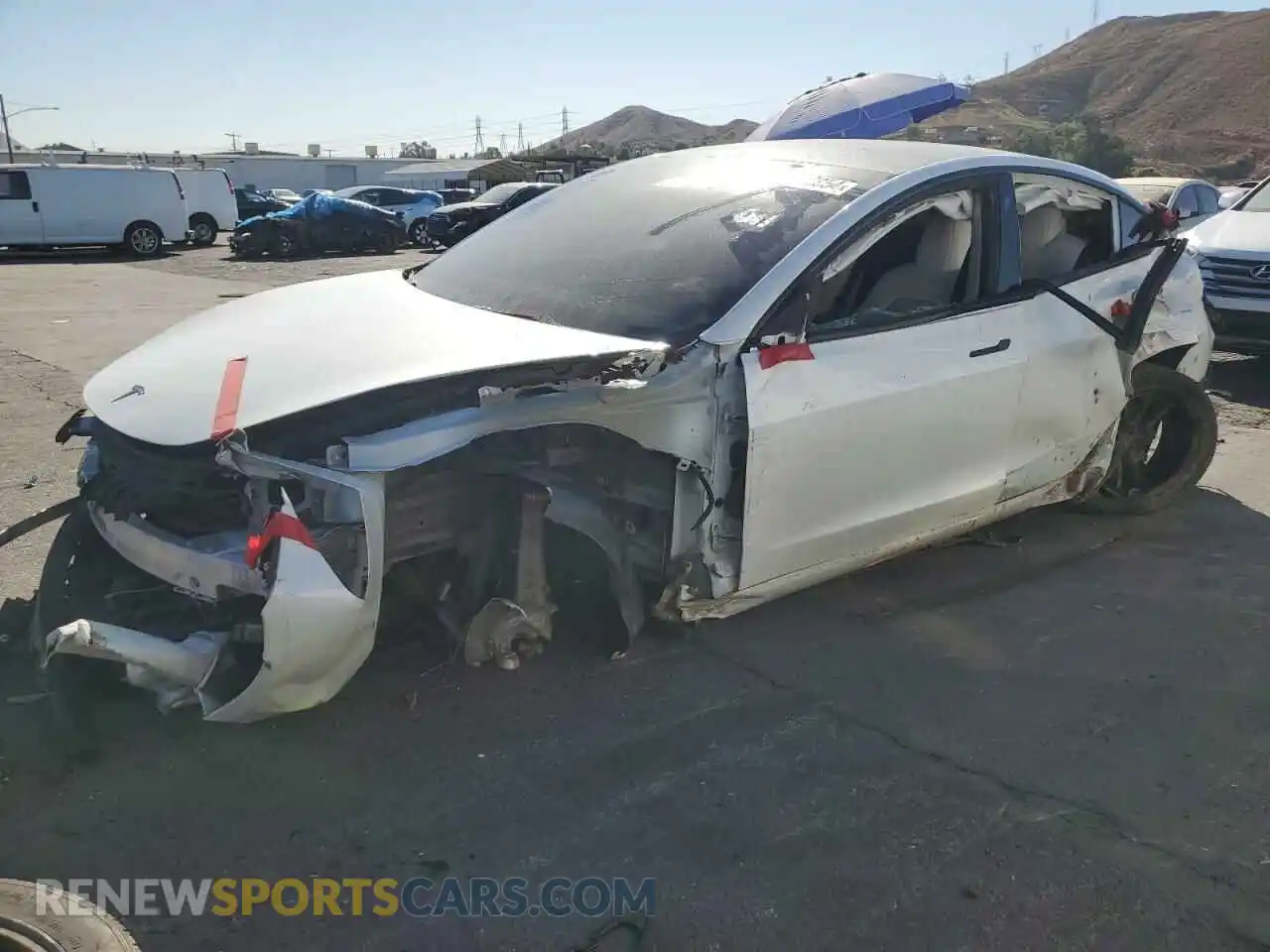 1 Photograph of a damaged car 5YJ3E1EB1NF136192 TESLA MODEL 3 2022