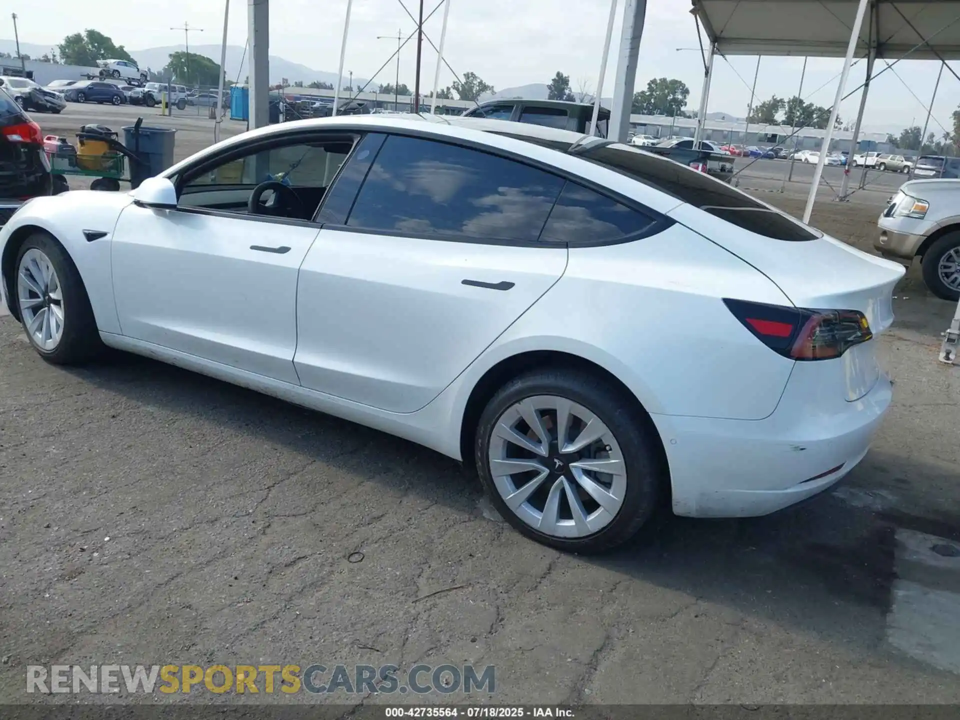3 Photograph of a damaged car 5YJ3E1EB1NF143580 TESLA MODEL 3 2022