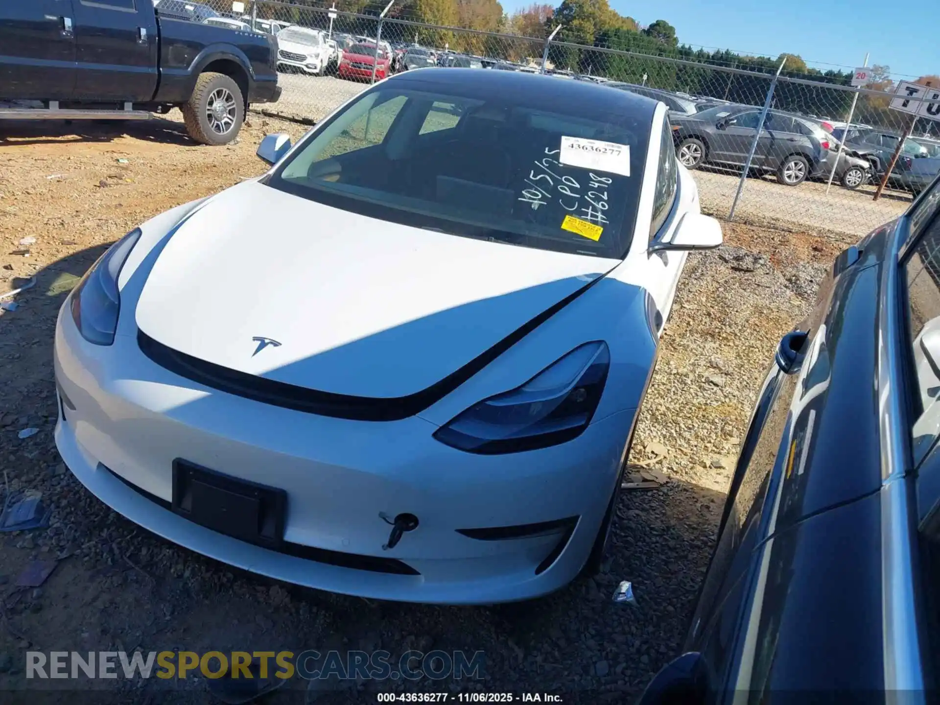 2 Photograph of a damaged car 5YJ3E1EB1NF172979 TESLA MODEL 3 2022