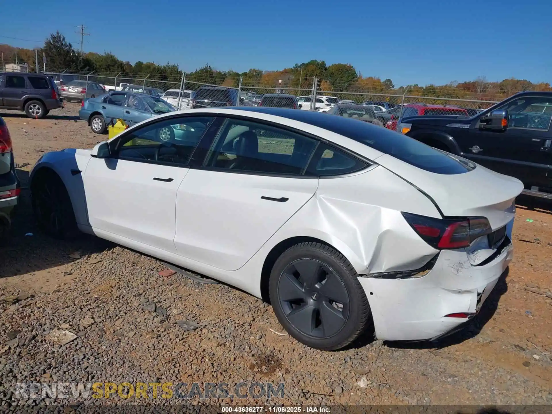 3 Photograph of a damaged car 5YJ3E1EB1NF172979 TESLA MODEL 3 2022
