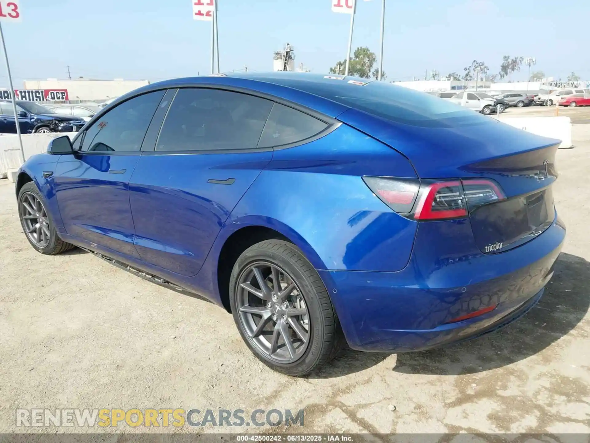 3 Photograph of a damaged car 5YJ3E1EB1NF189698 TESLA MODEL 3 2022