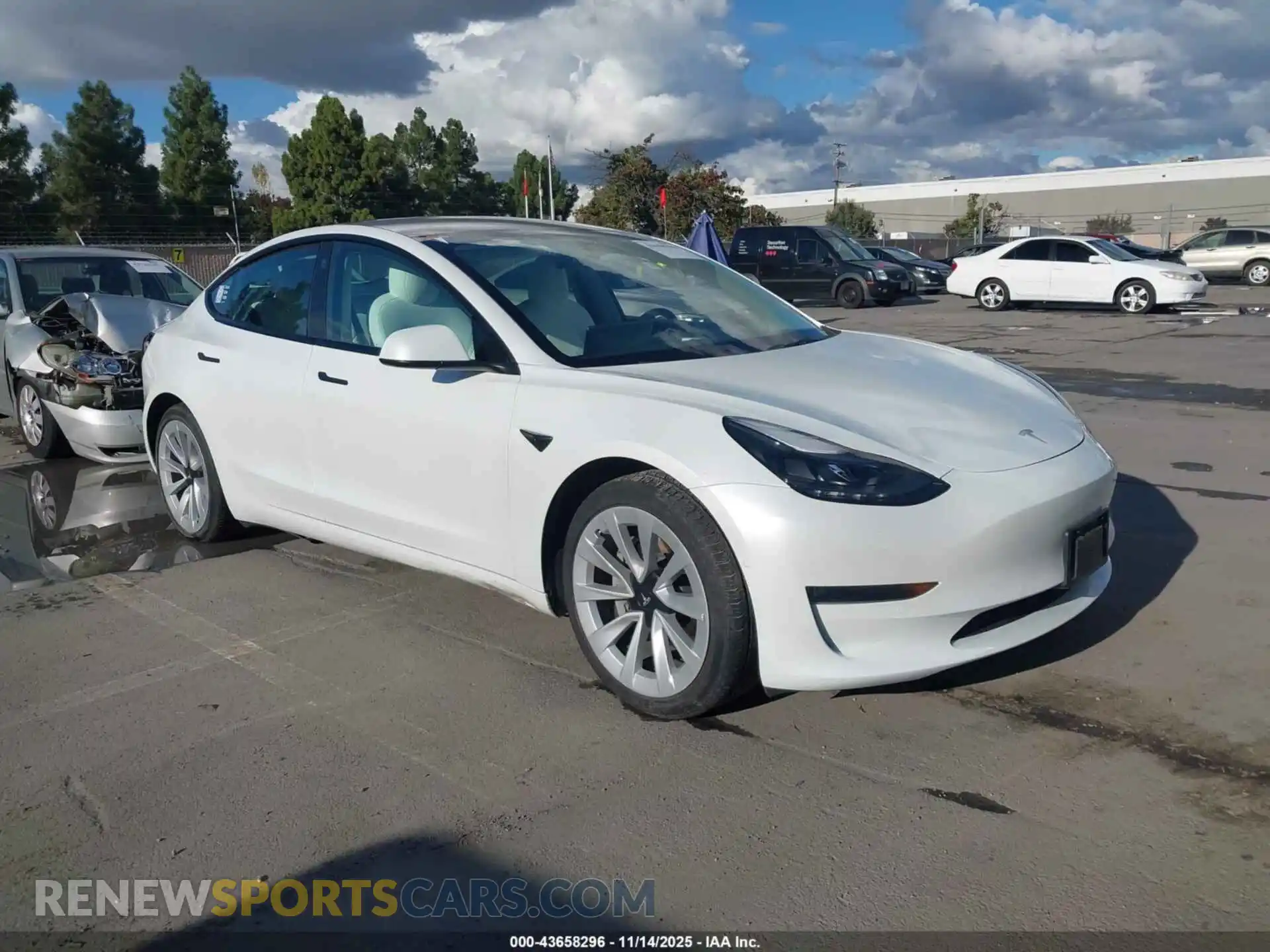 1 Photograph of a damaged car 5YJ3E1EB1NF228113 TESLA MODEL 3 2022