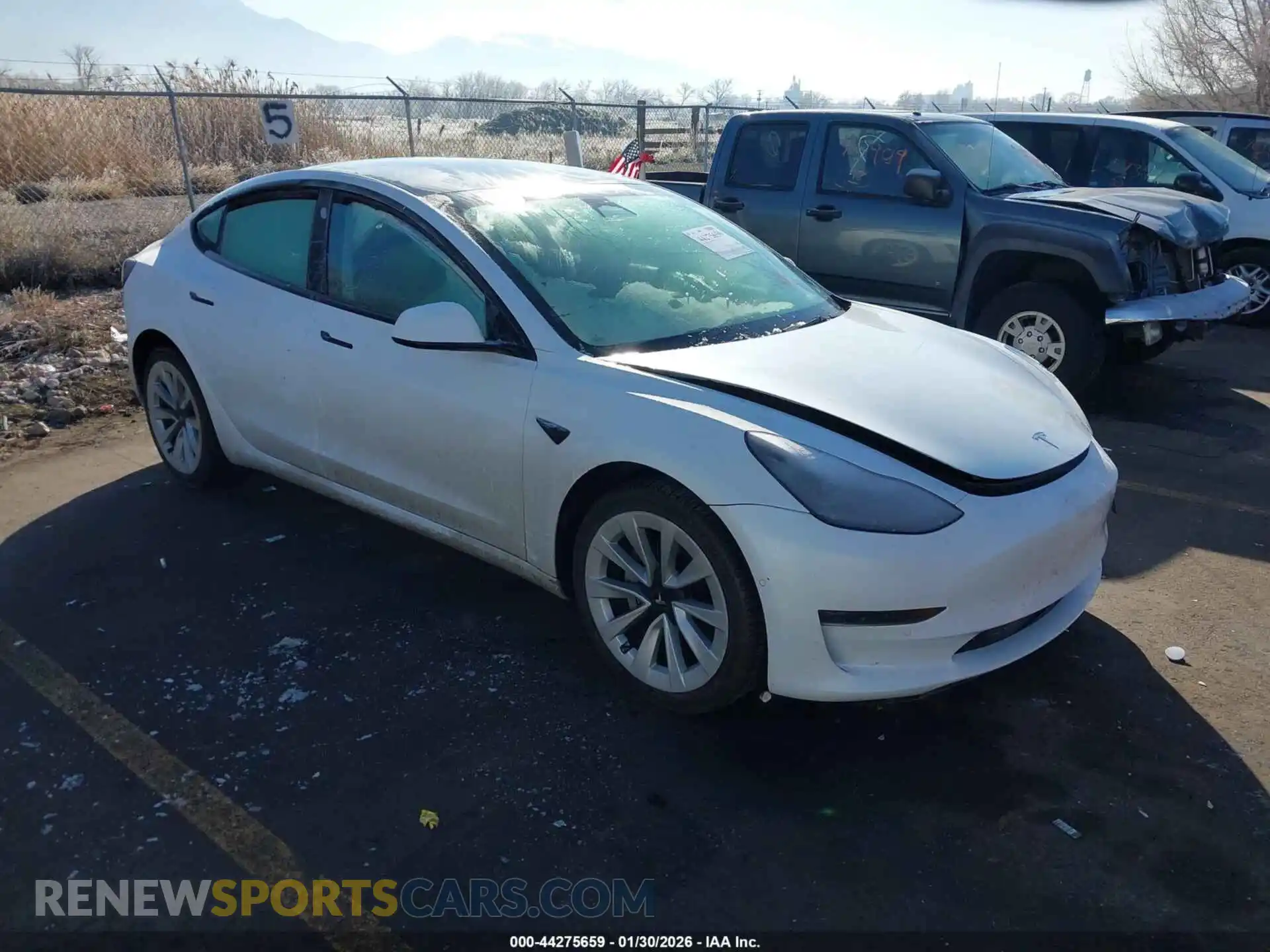 1 Photograph of a damaged car 5YJ3E1EB1NF272077 TESLA MODEL 3 2022