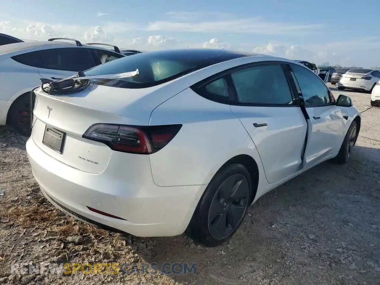 3 Photograph of a damaged car 5YJ3E1EB2NF105615 TESLA MODEL 3 2022