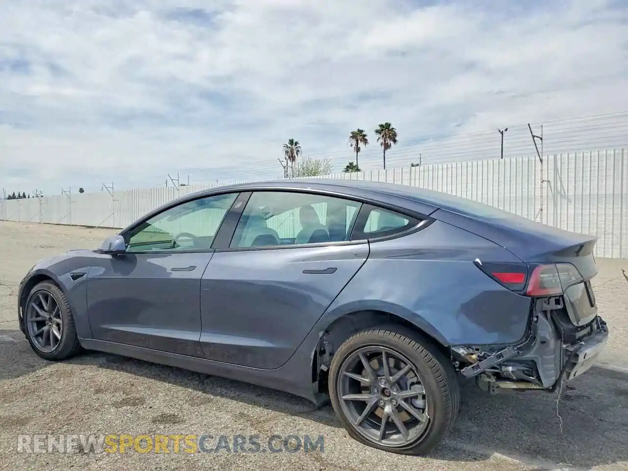 2 Photograph of a damaged car 5YJ3E1EB2NF136752 TESLA MODEL 3 2022
