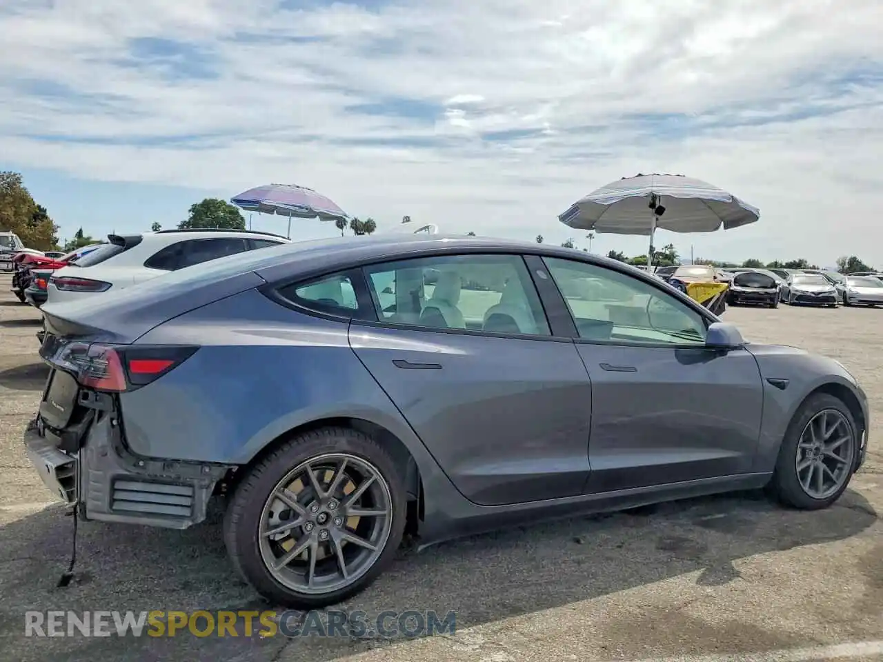 3 Photograph of a damaged car 5YJ3E1EB2NF136752 TESLA MODEL 3 2022
