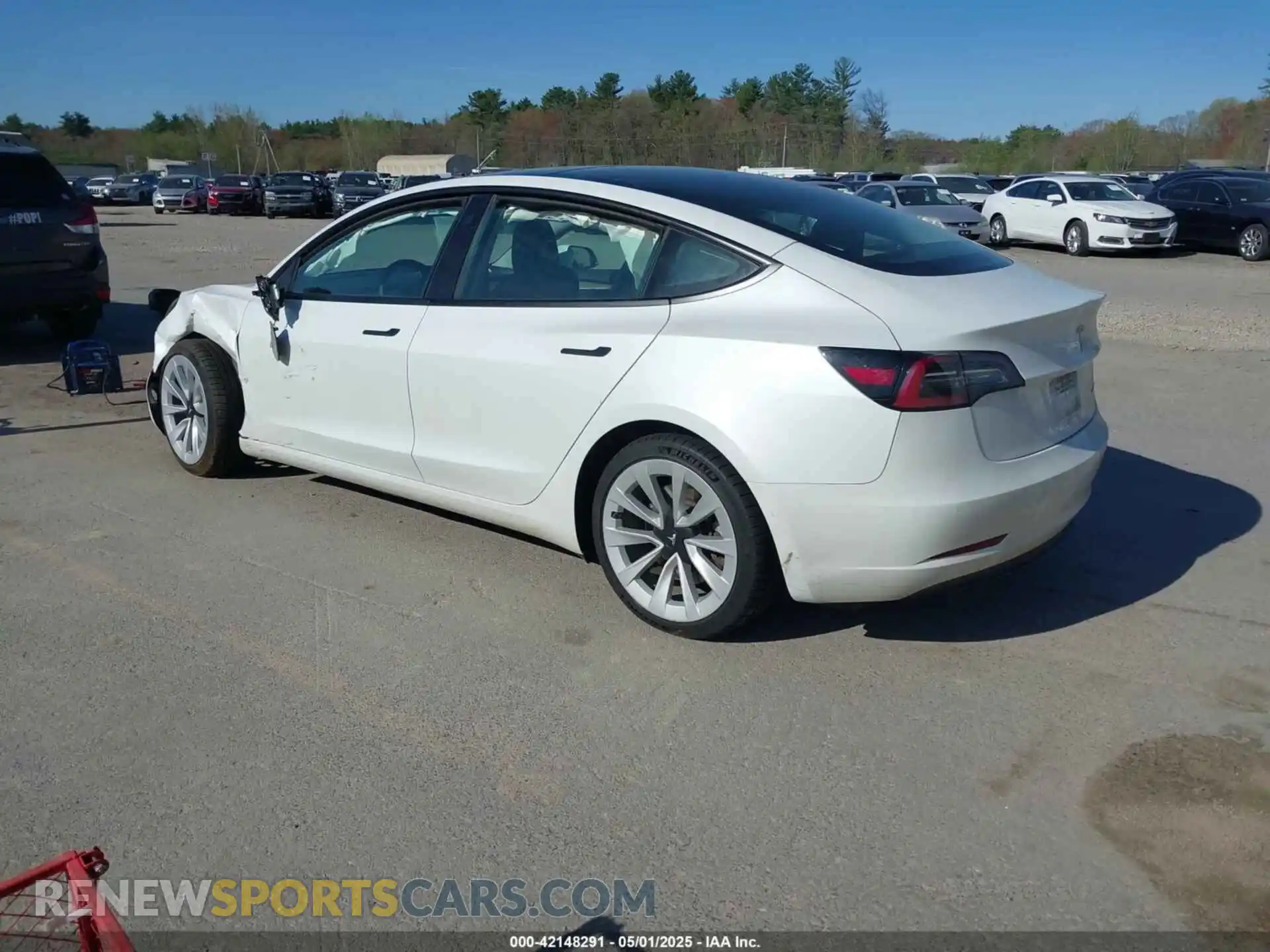3 Photograph of a damaged car 5YJ3E1EB2NF170335 TESLA MODEL 3 2022