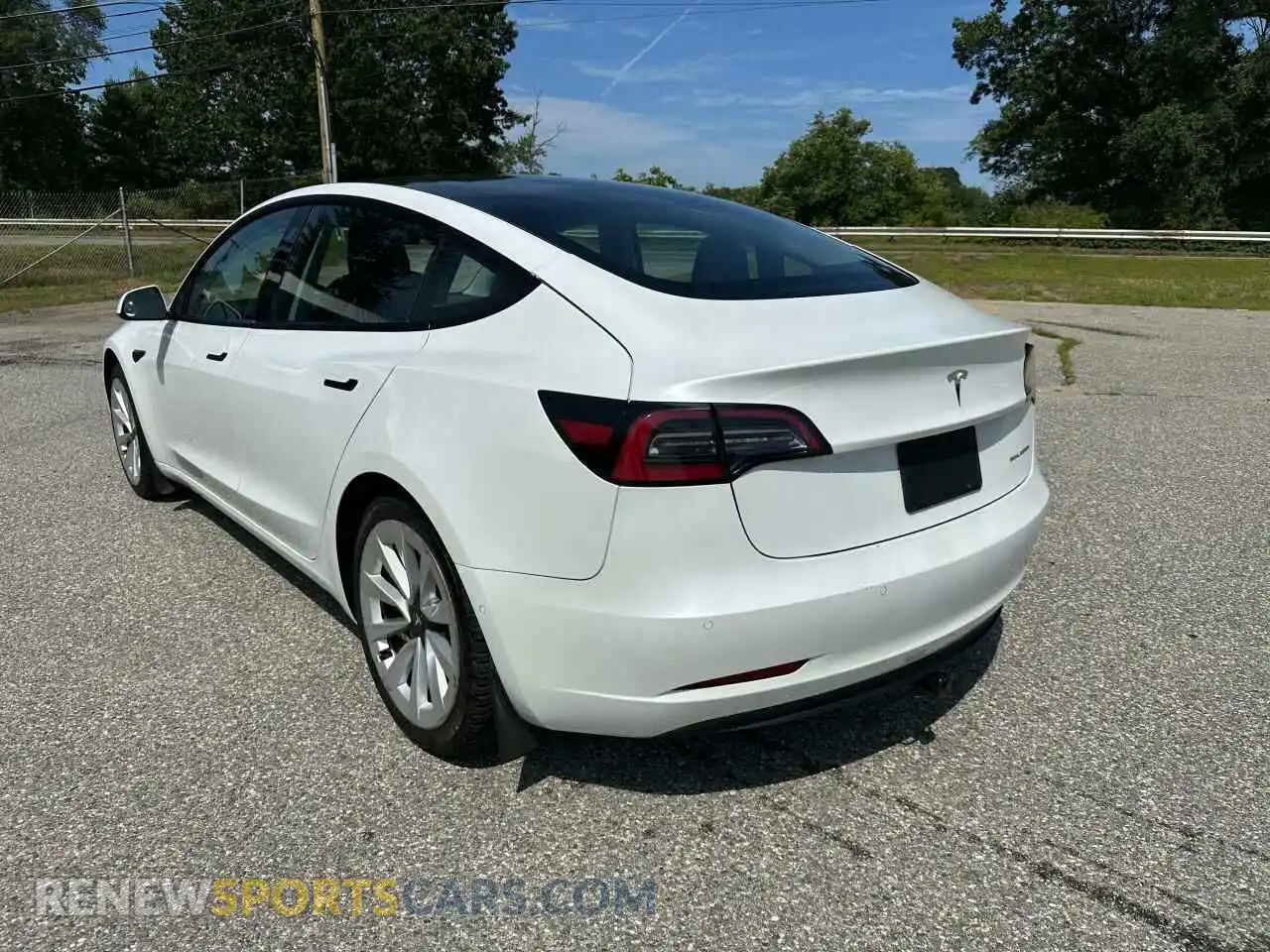 3 Photograph of a damaged car 5YJ3E1EB2NF178127 TESLA MODEL 3 2022