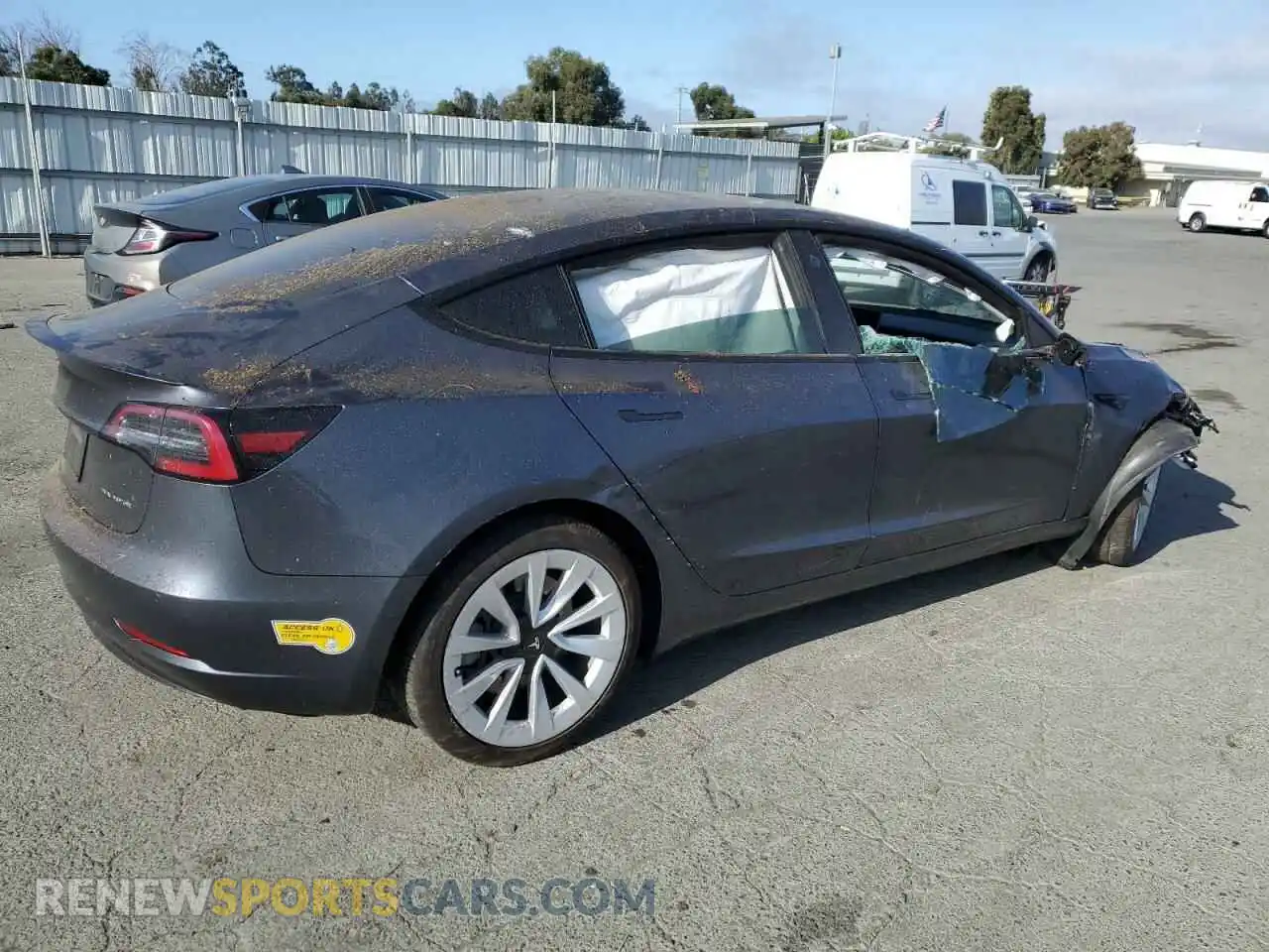 3 Photograph of a damaged car 5YJ3E1EB2NF192951 TESLA MODEL 3 2022