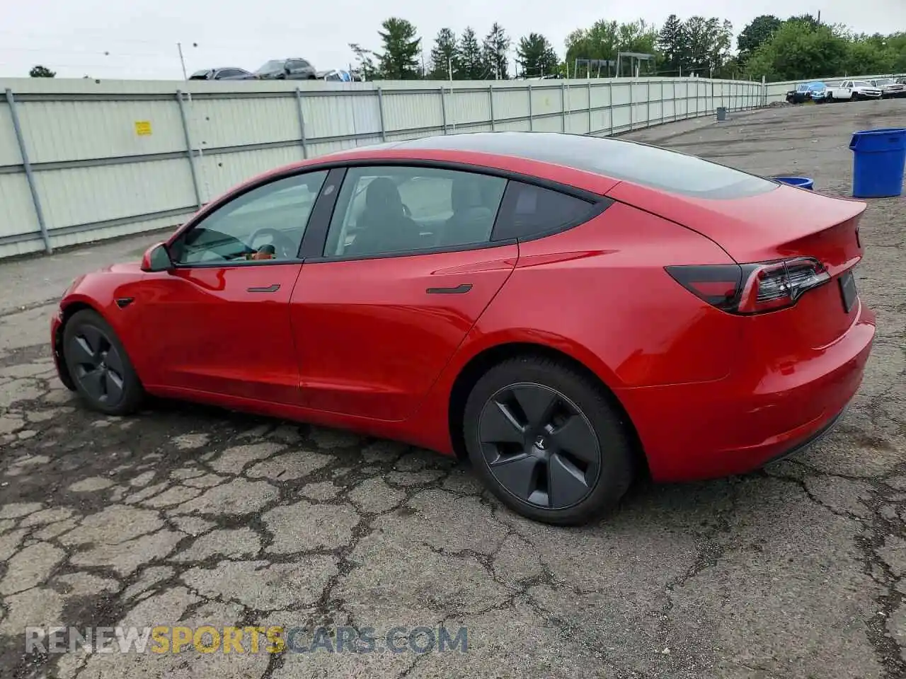 2 fotografías del automóvil dañado 5YJ3E1EB2NF193744 TESLA MODEL 3 2022