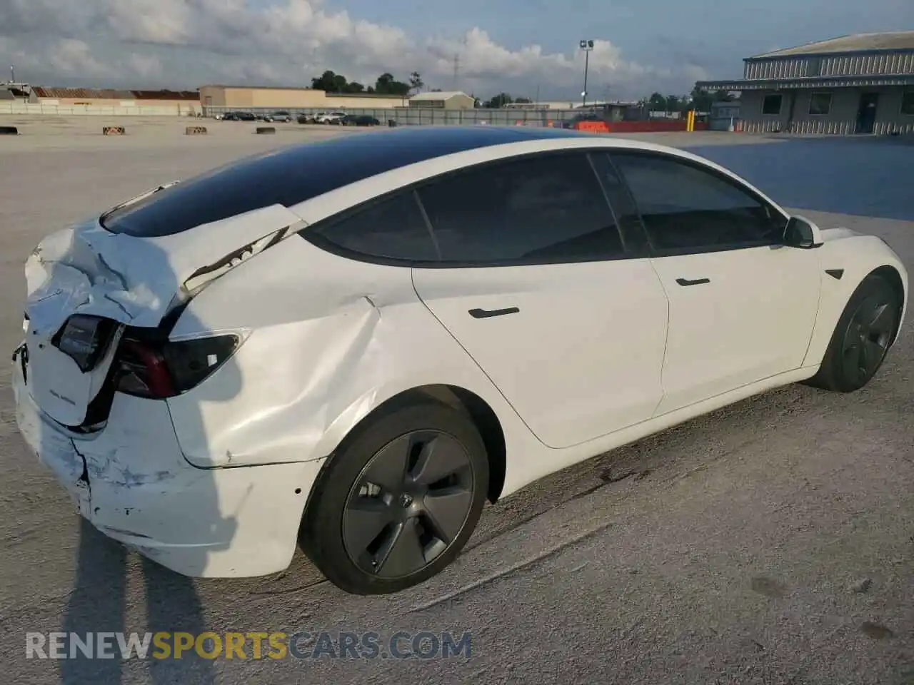 3 Photograph of a damaged car 5YJ3E1EB2NF201275 TESLA MODEL 3 2022