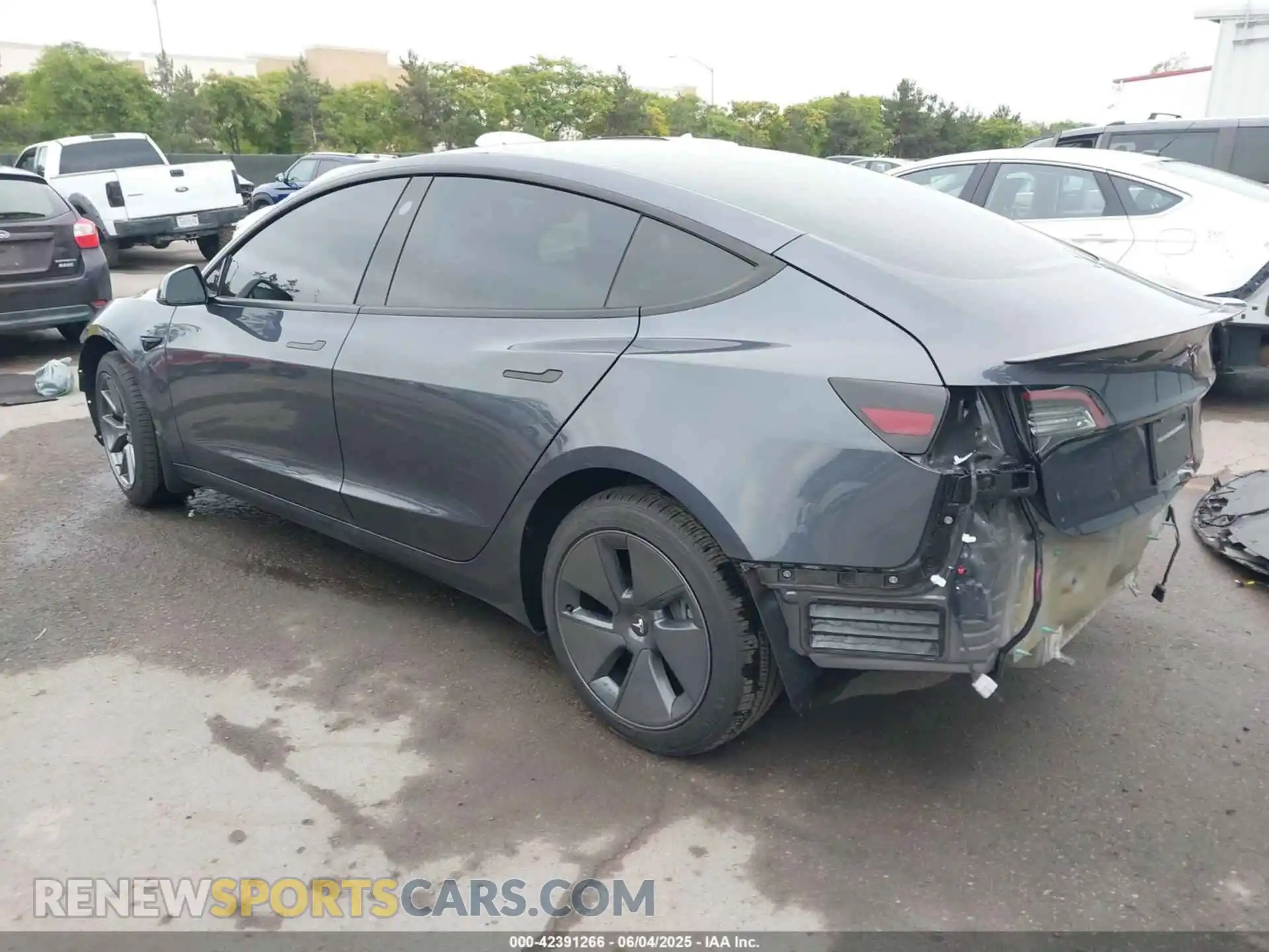 3 Photograph of a damaged car 5YJ3E1EB2NF259483 TESLA MODEL 3 2022