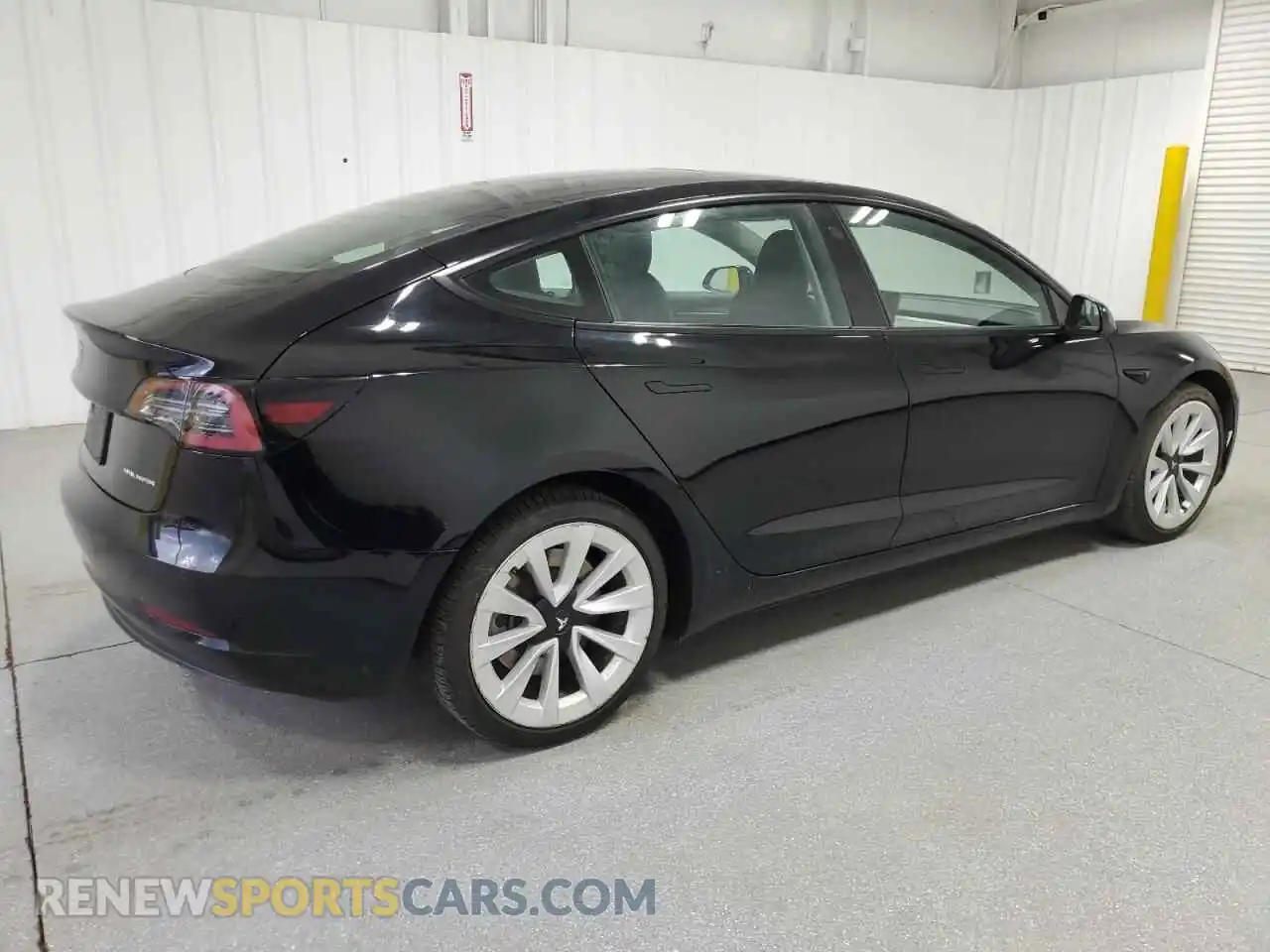 3 Photograph of a damaged car 5YJ3E1EB2NF304891 TESLA MODEL 3 2022