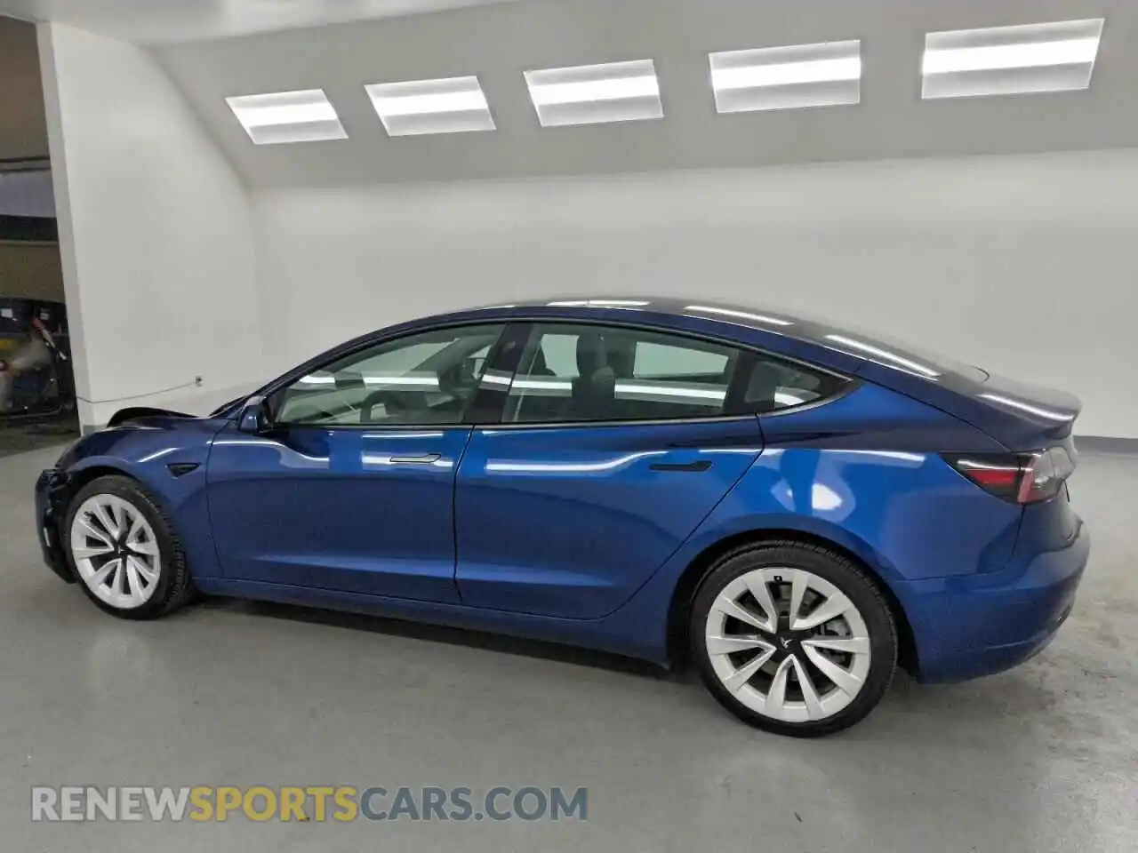 2 Photograph of a damaged car 5YJ3E1EB2NF305166 TESLA MODEL 3 2022
