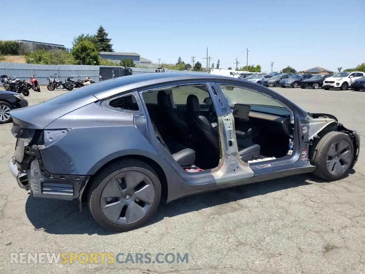 3 Photograph of a damaged car 5YJ3E1EB2NF319634 TESLA MODEL 3 2022
