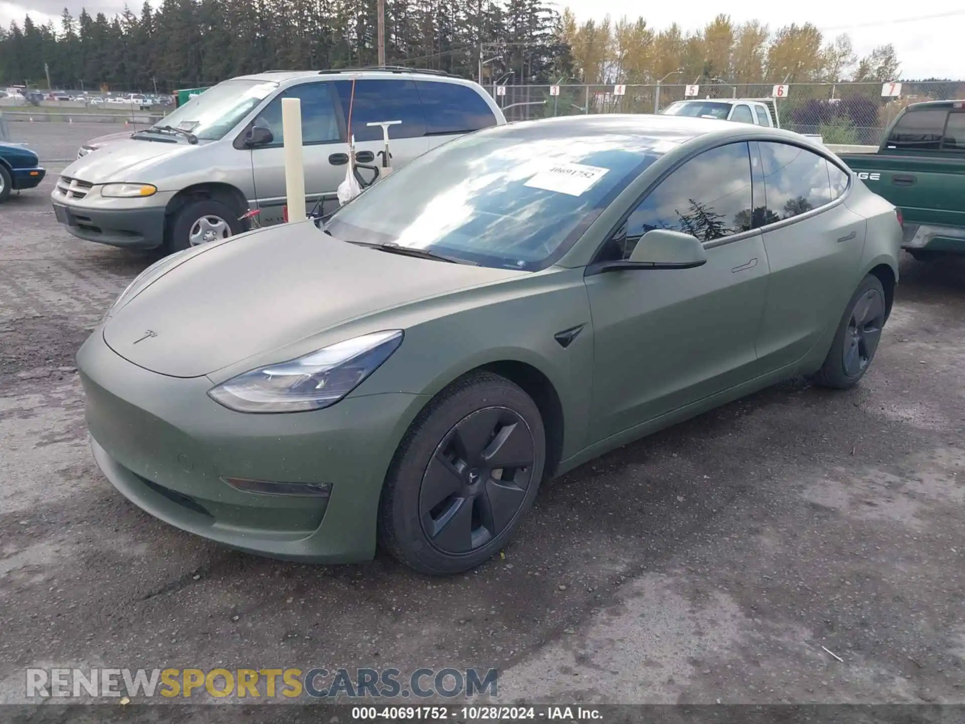 2 Photograph of a damaged car 5YJ3E1EB2NF326941 TESLA MODEL 3 2022