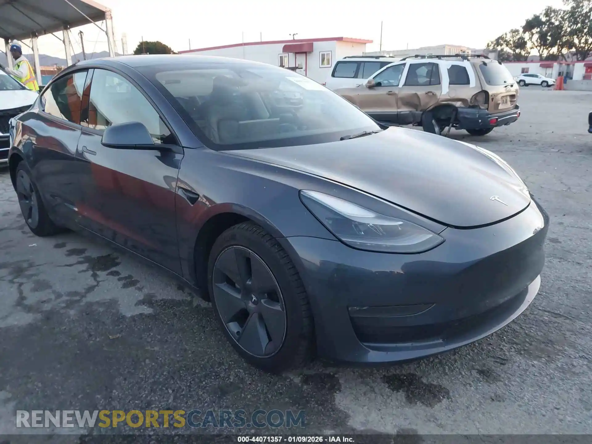 1 Photograph of a damaged car 5YJ3E1EB2NF334148 TESLA MODEL 3 2022