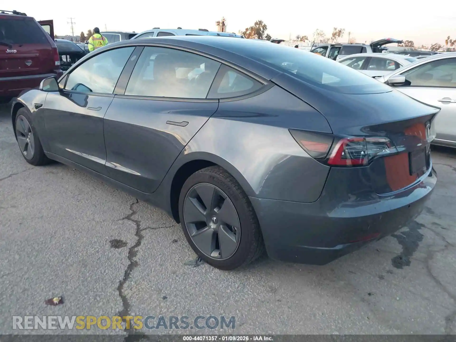 3 Photograph of a damaged car 5YJ3E1EB2NF334148 TESLA MODEL 3 2022