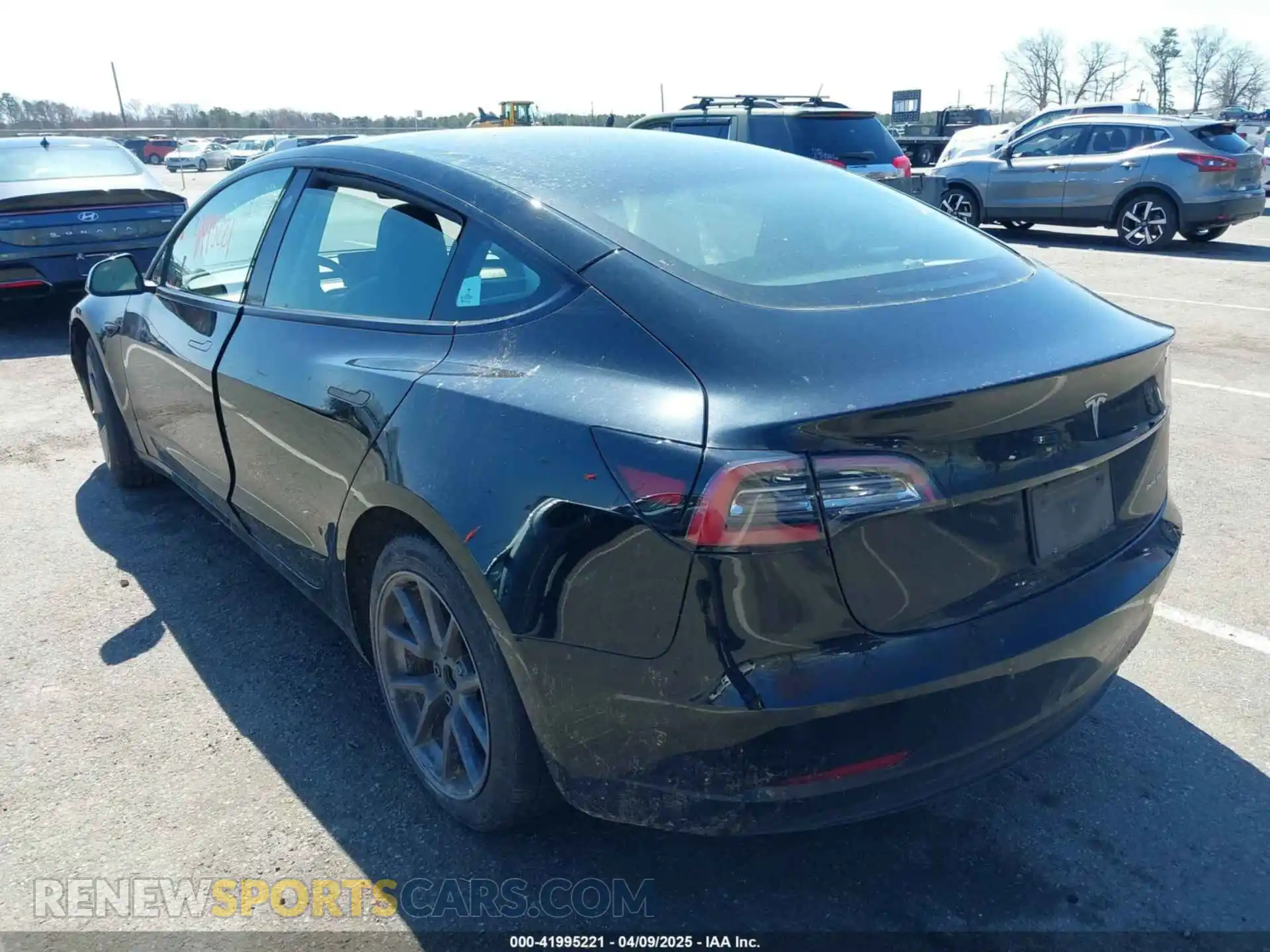 3 Photograph of a damaged car 5YJ3E1EB2NF351418 TESLA MODEL 3 2022