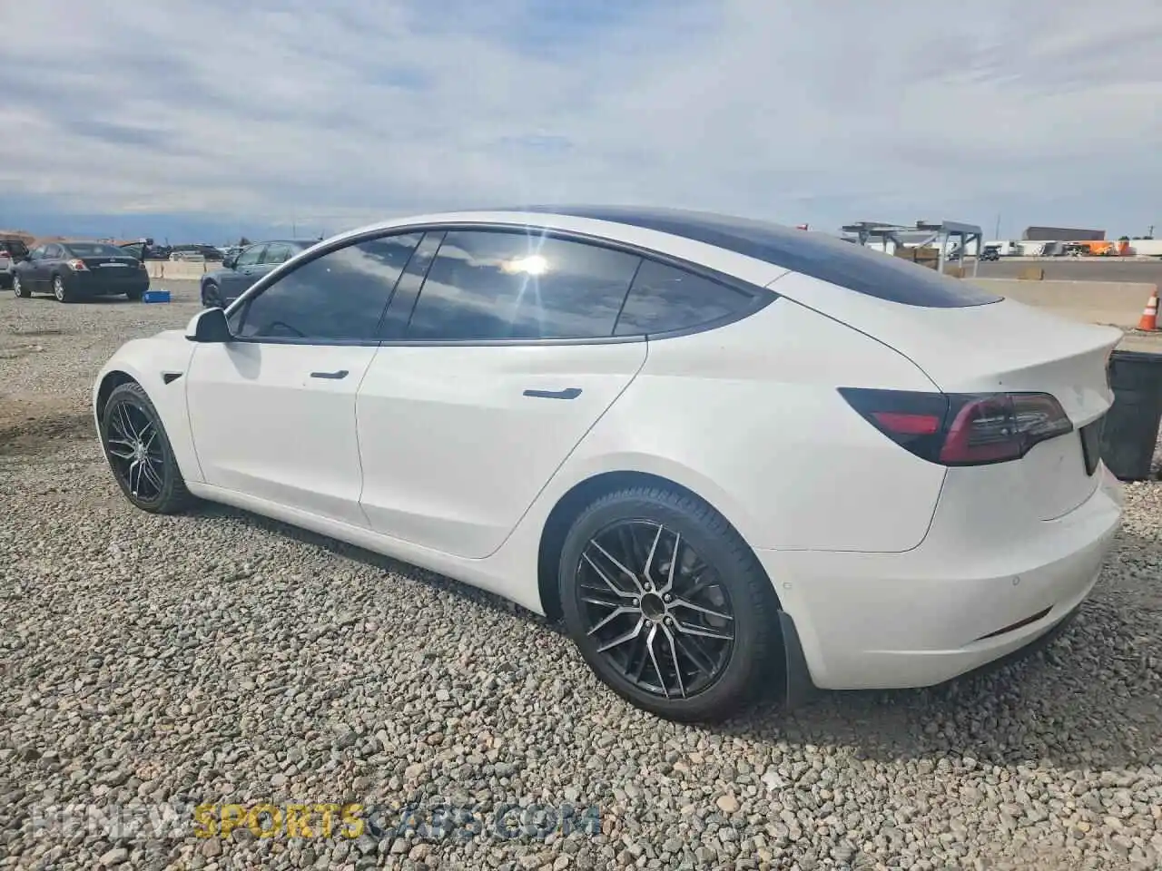 2 Photograph of a damaged car 5YJ3E1EB3NF132418 TESLA MODEL 3 2022