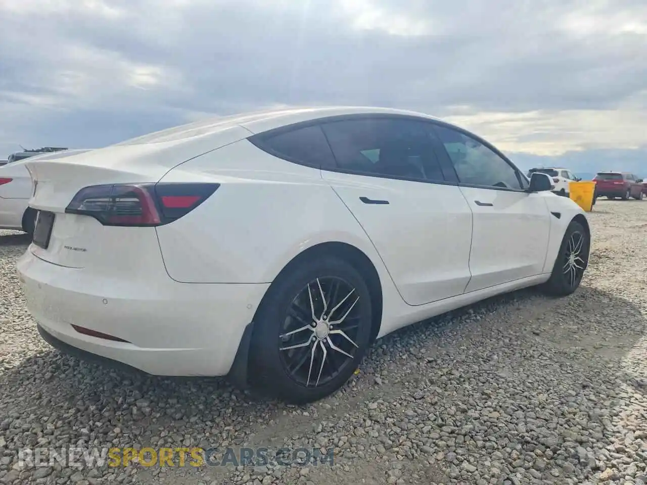 3 Photograph of a damaged car 5YJ3E1EB3NF132418 TESLA MODEL 3 2022
