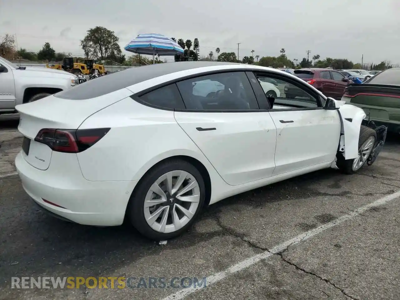 3 fotografías del automóvil dañado 5YJ3E1EB3NF136551 TESLA MODEL 3 2022