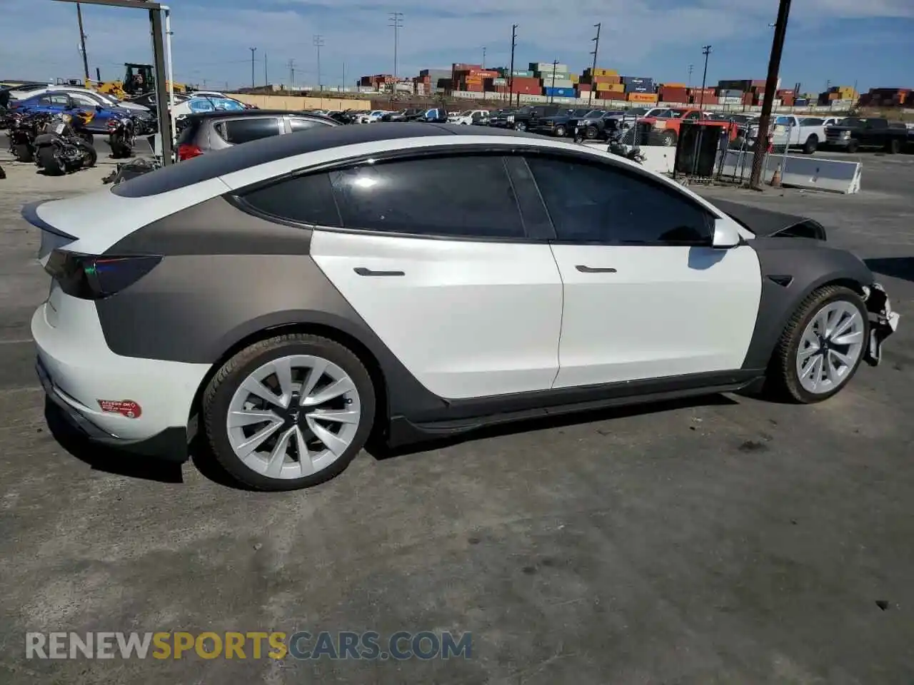 3 fotografías del automóvil dañado 5YJ3E1EB3NF143581 TESLA MODEL 3 2022