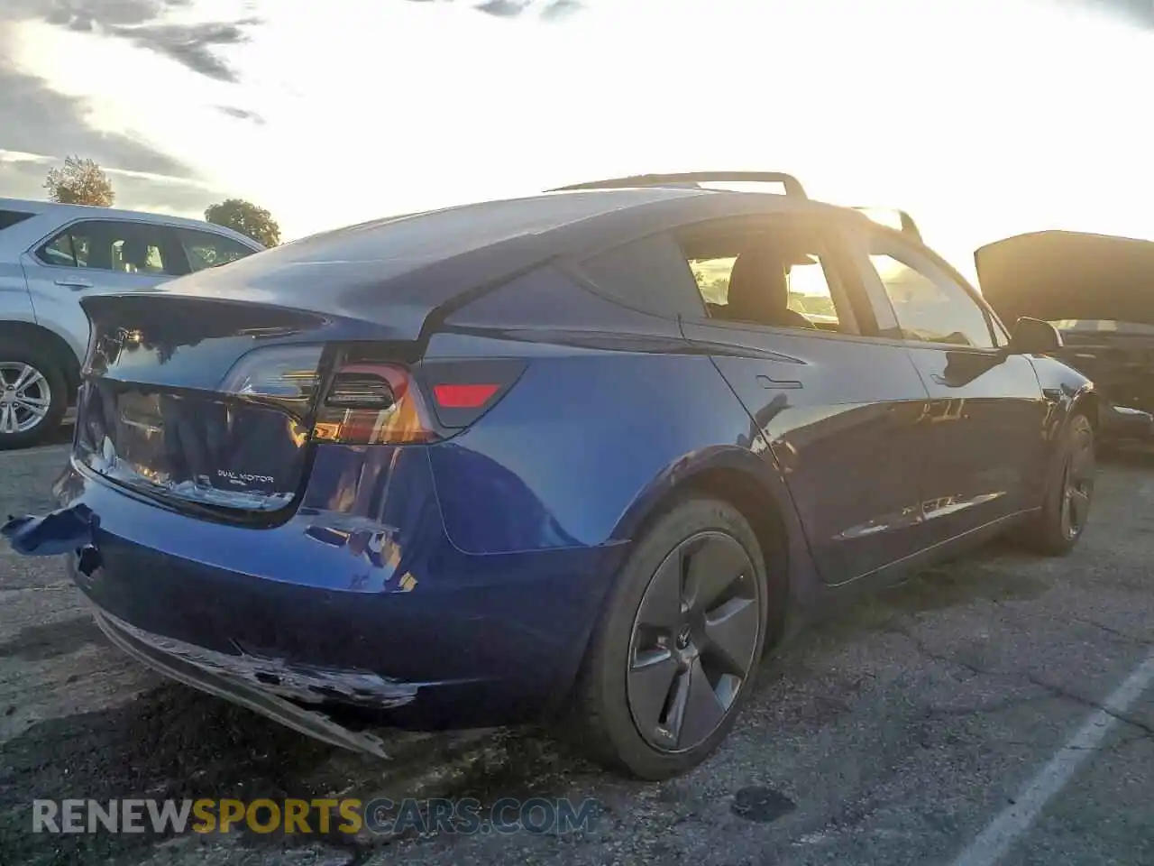 3 Photograph of a damaged car 5YJ3E1EB3NF166892 TESLA MODEL 3 2022