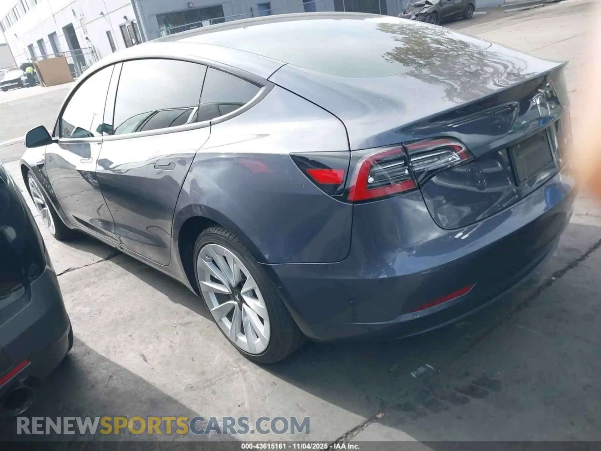 3 Photograph of a damaged car 5YJ3E1EB3NF196426 TESLA MODEL 3 2022