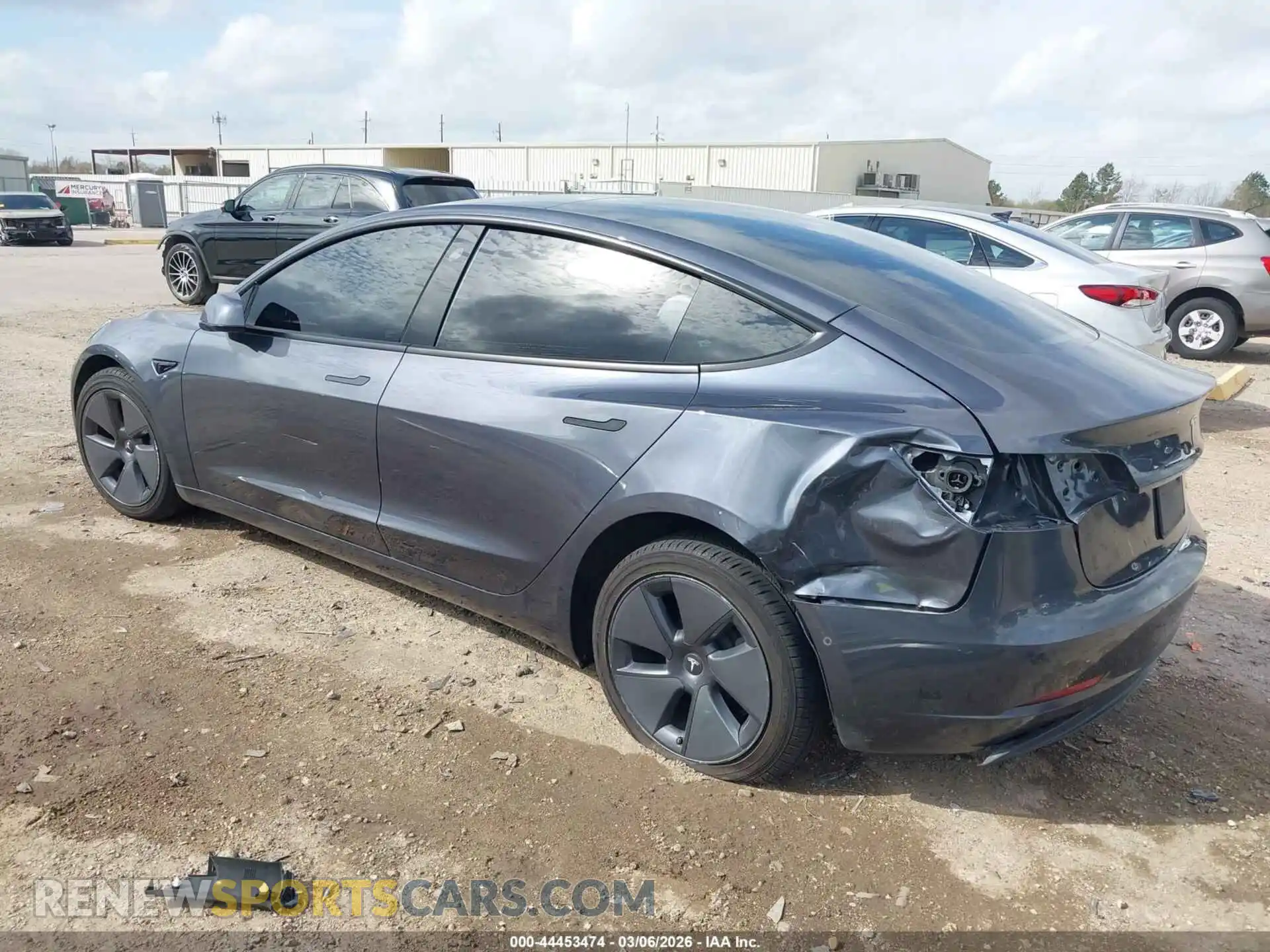 3 Photograph of a damaged car 5YJ3E1EB3NF257421 TESLA MODEL 3 2022
