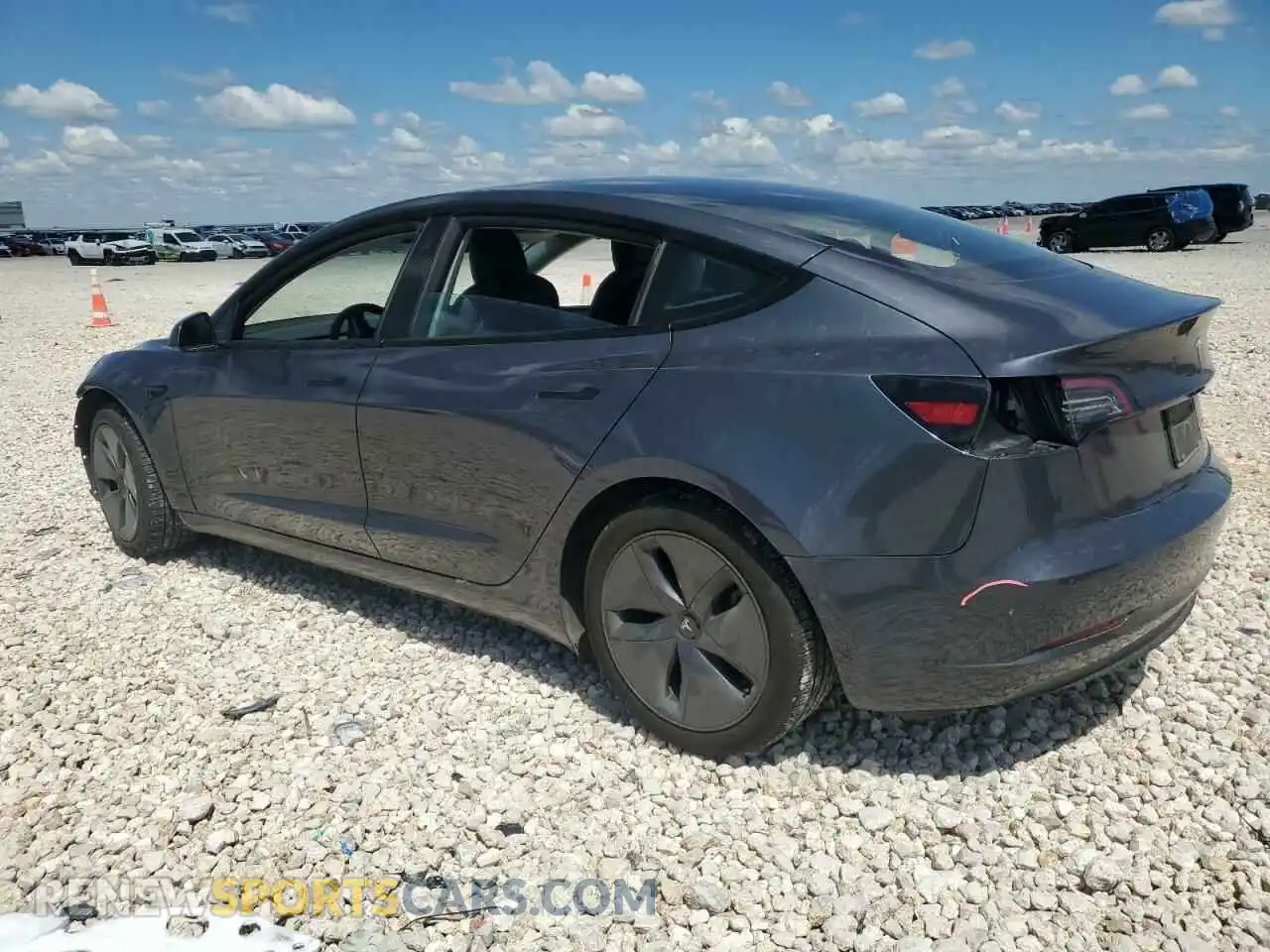 2 fotografías del automóvil dañado 5YJ3E1EB3NF260450 TESLA MODEL 3 2022