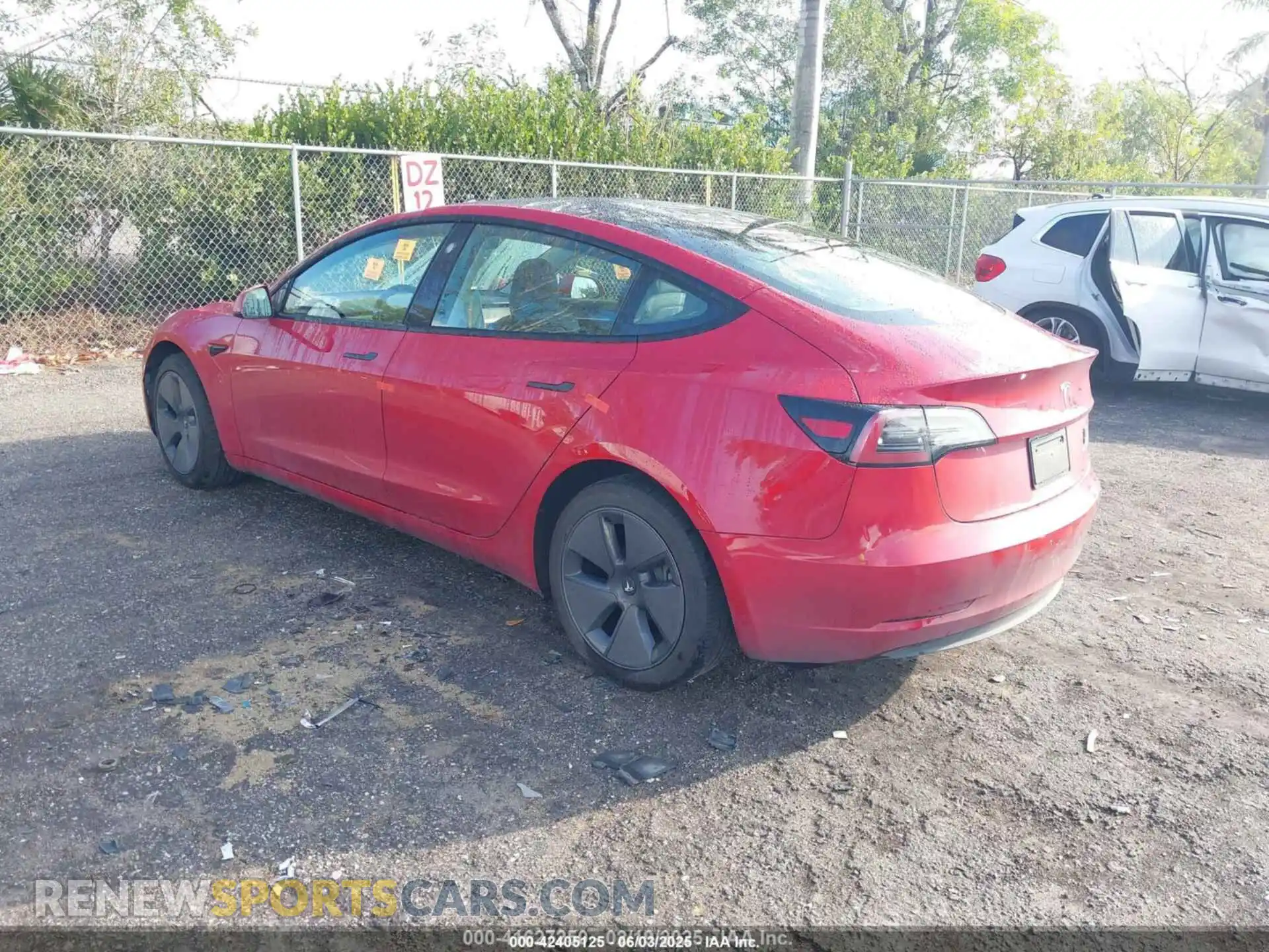 3 Photograph of a damaged car 5YJ3E1EB3NF267172 TESLA MODEL 3 2022