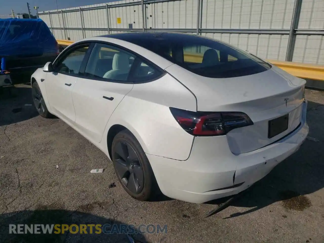 3 Photograph of a damaged car 5YJ3E1EB3NF271206 TESLA MODEL 3 2022