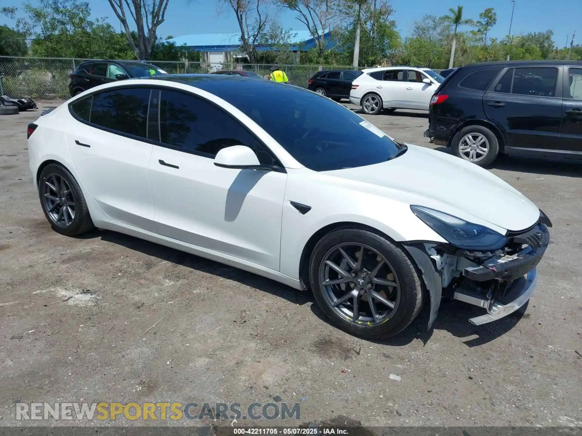 1 Photograph of a damaged car 5YJ3E1EB4NF163001 TESLA MODEL 3 2022