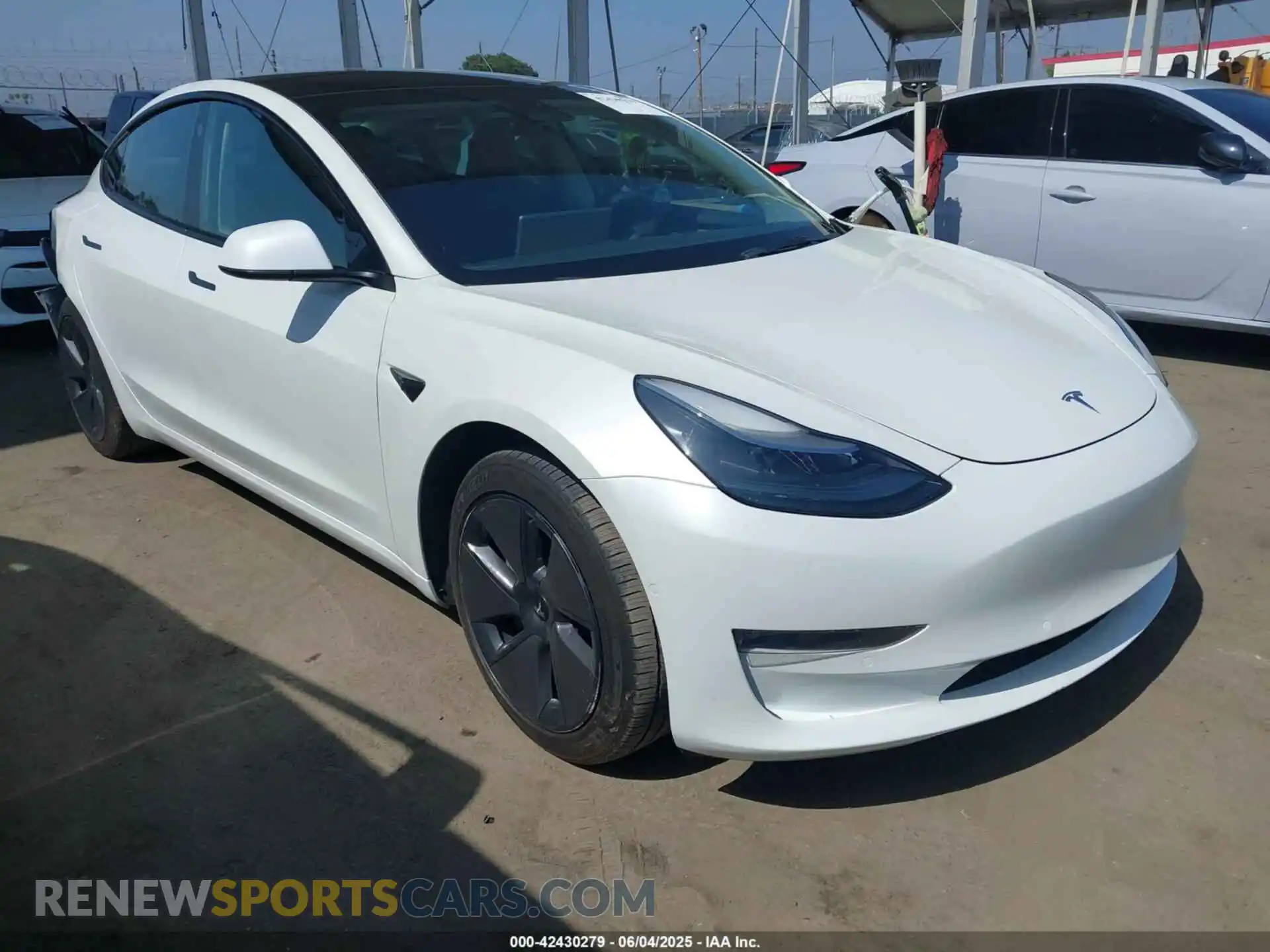 1 Photograph of a damaged car 5YJ3E1EB4NF183958 TESLA MODEL 3 2022