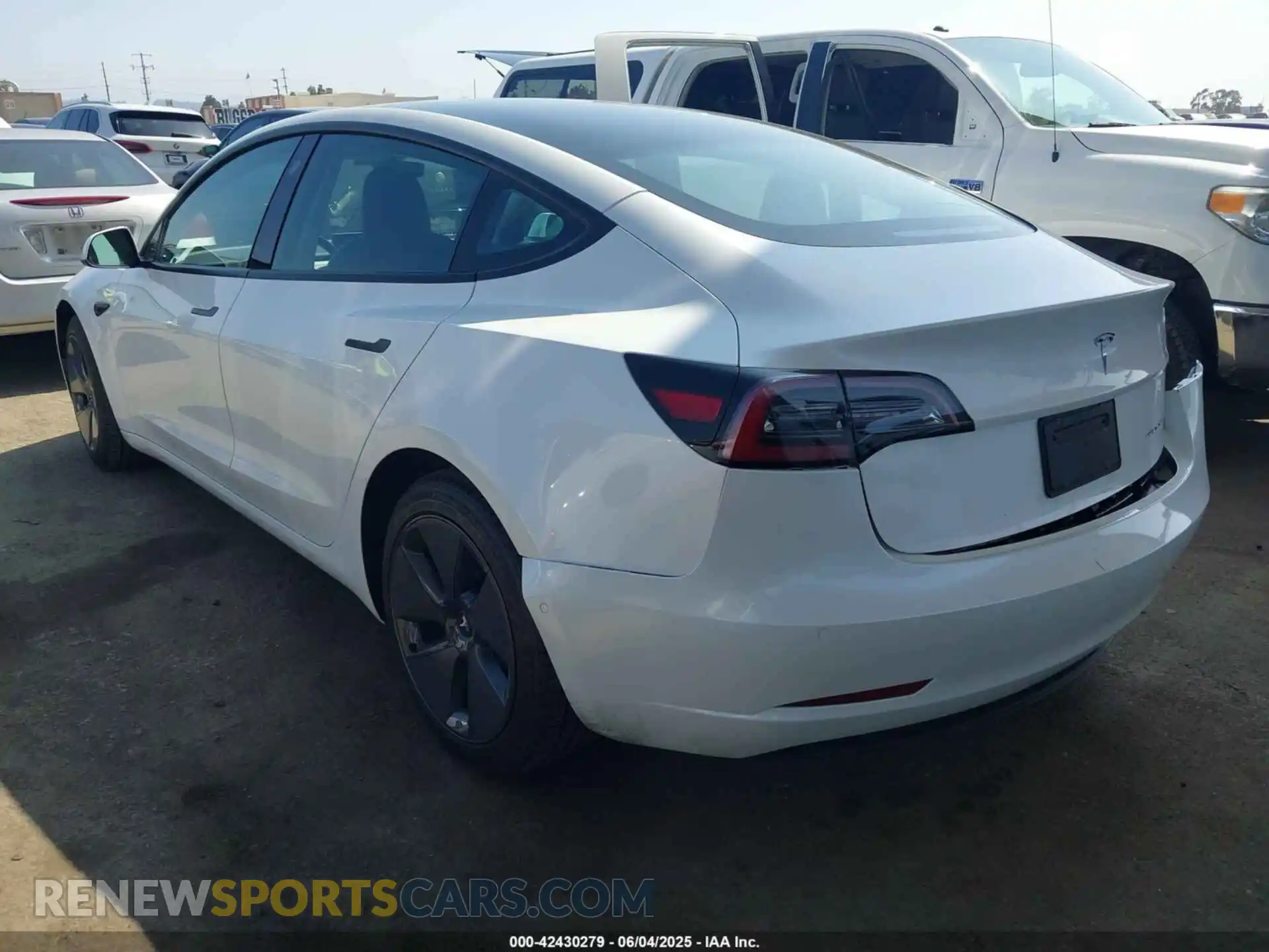 3 Photograph of a damaged car 5YJ3E1EB4NF183958 TESLA MODEL 3 2022