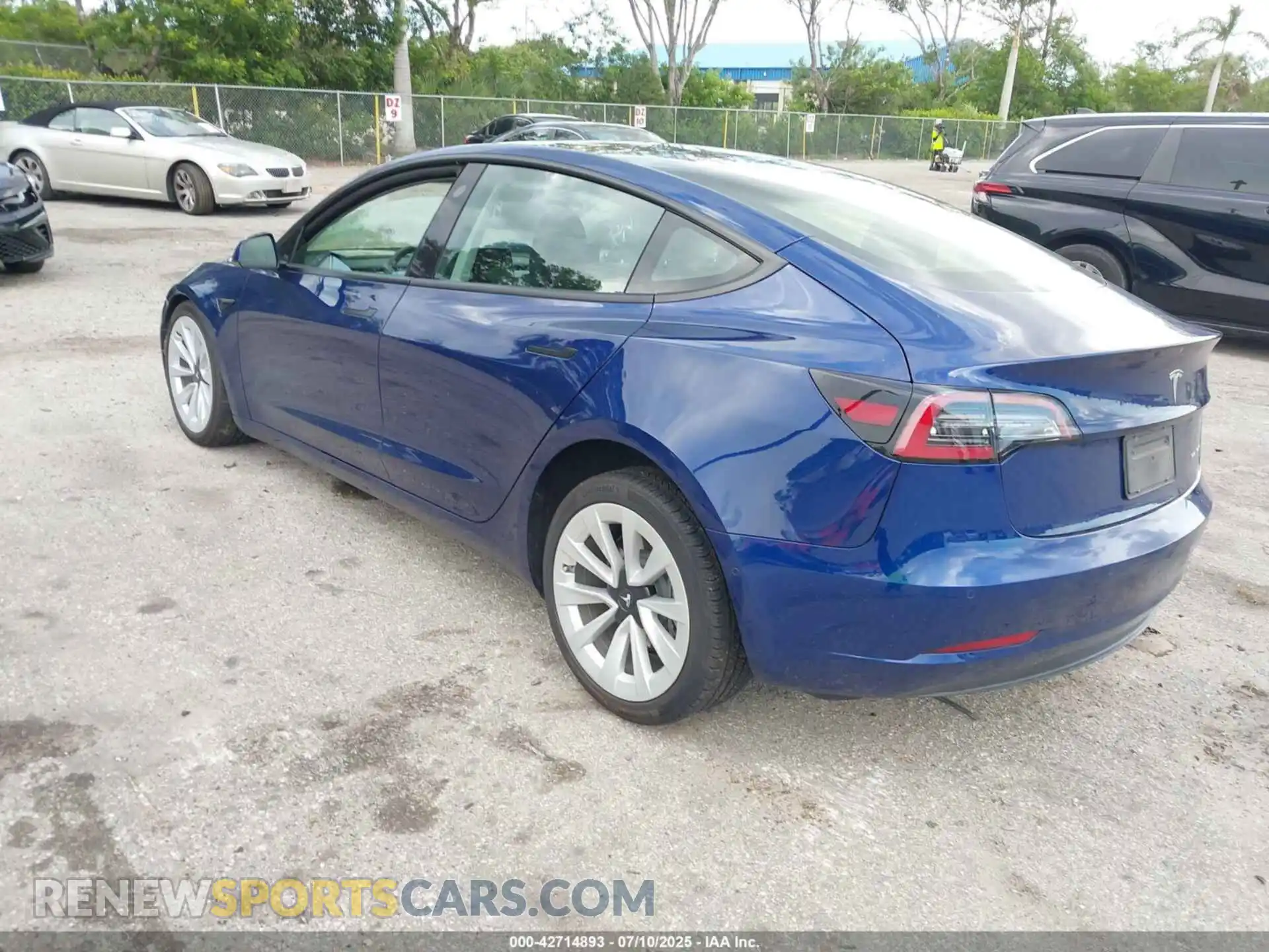 3 Photograph of a damaged car 5YJ3E1EB4NF316007 TESLA MODEL 3 2022