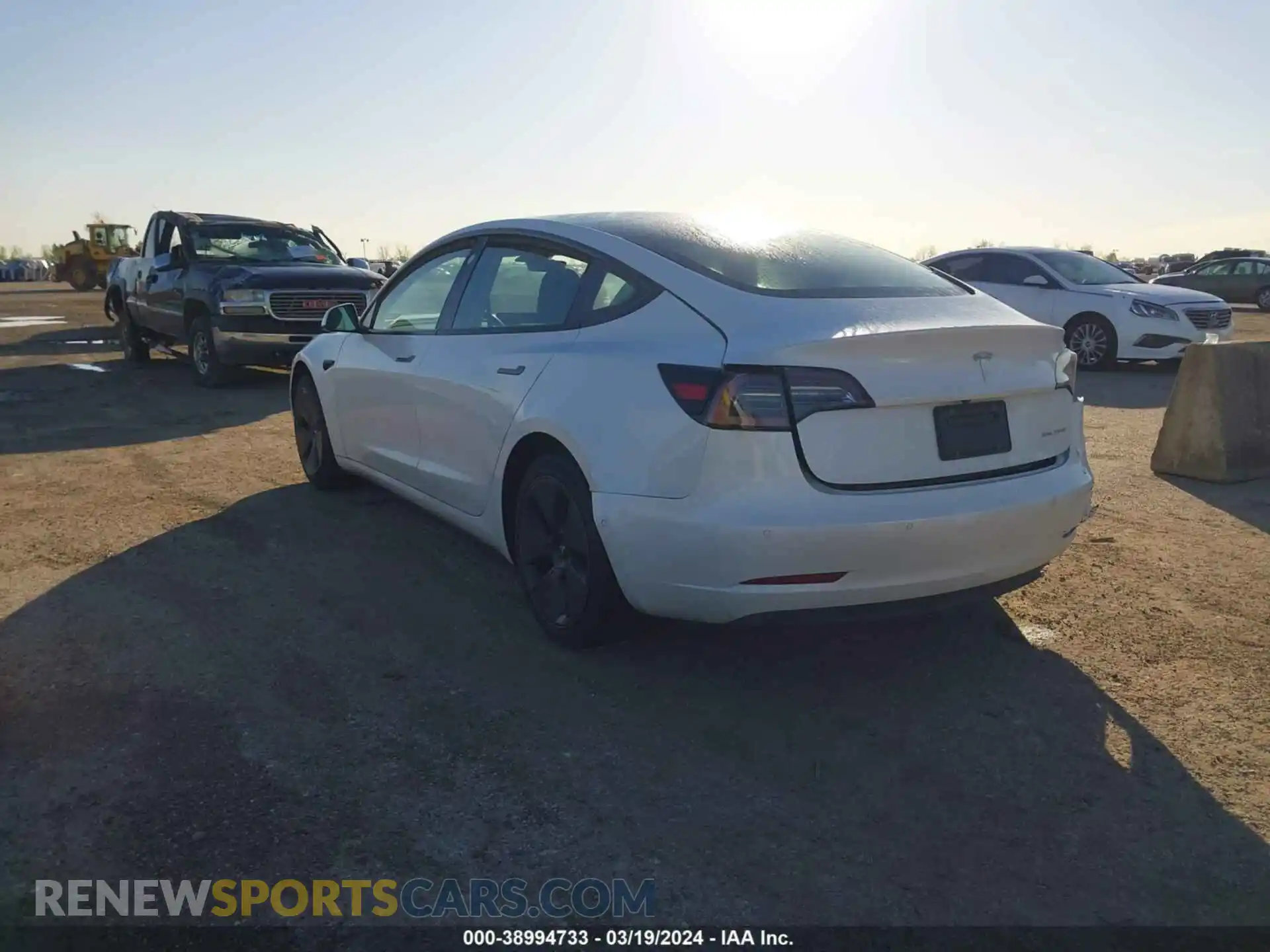 3 Photograph of a damaged car 5YJ3E1EB4NF334586 TESLA MODEL 3 2022