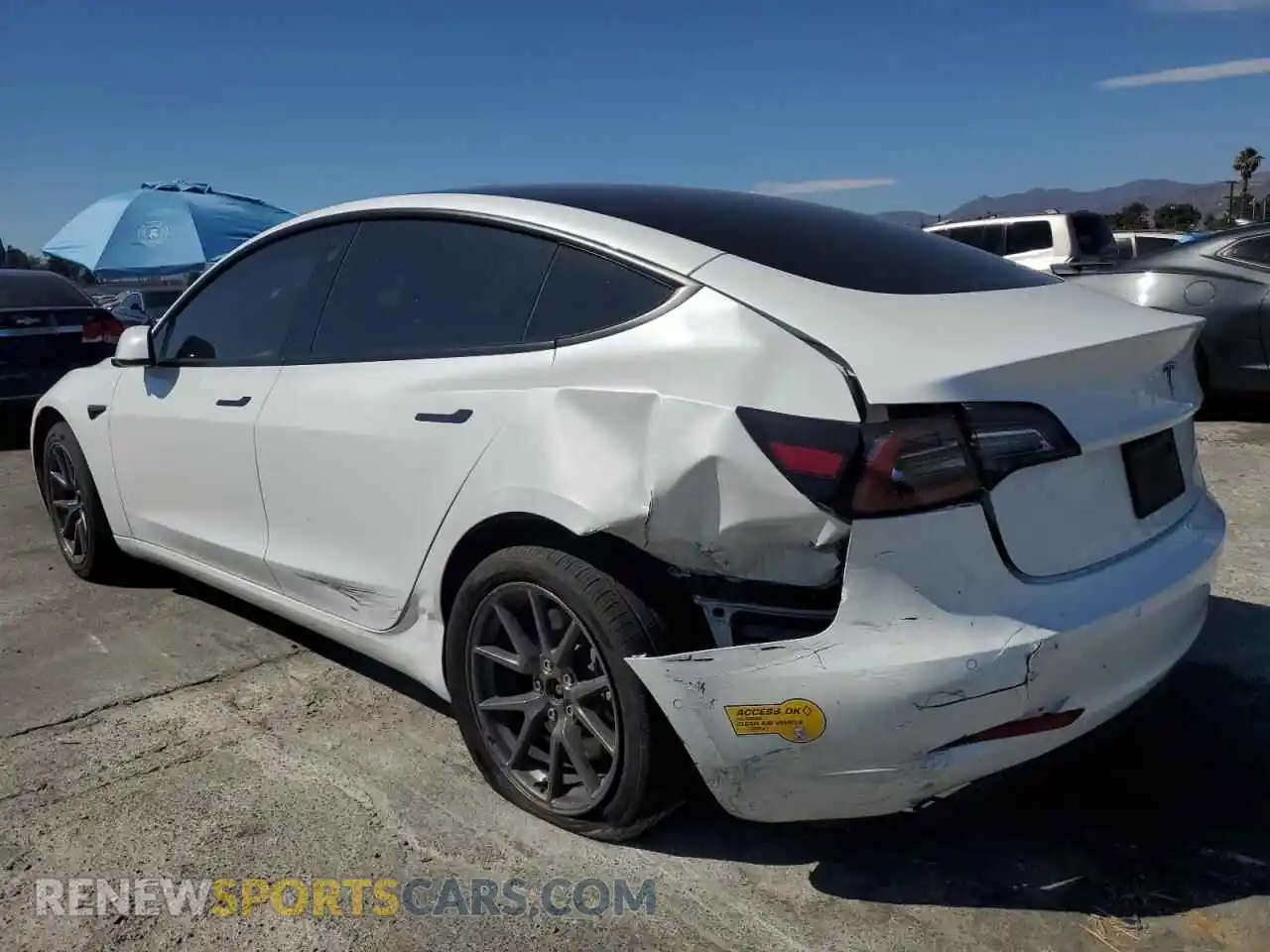 2 Photograph of a damaged car 5YJ3E1EB4NF337469 TESLA MODEL 3 2022