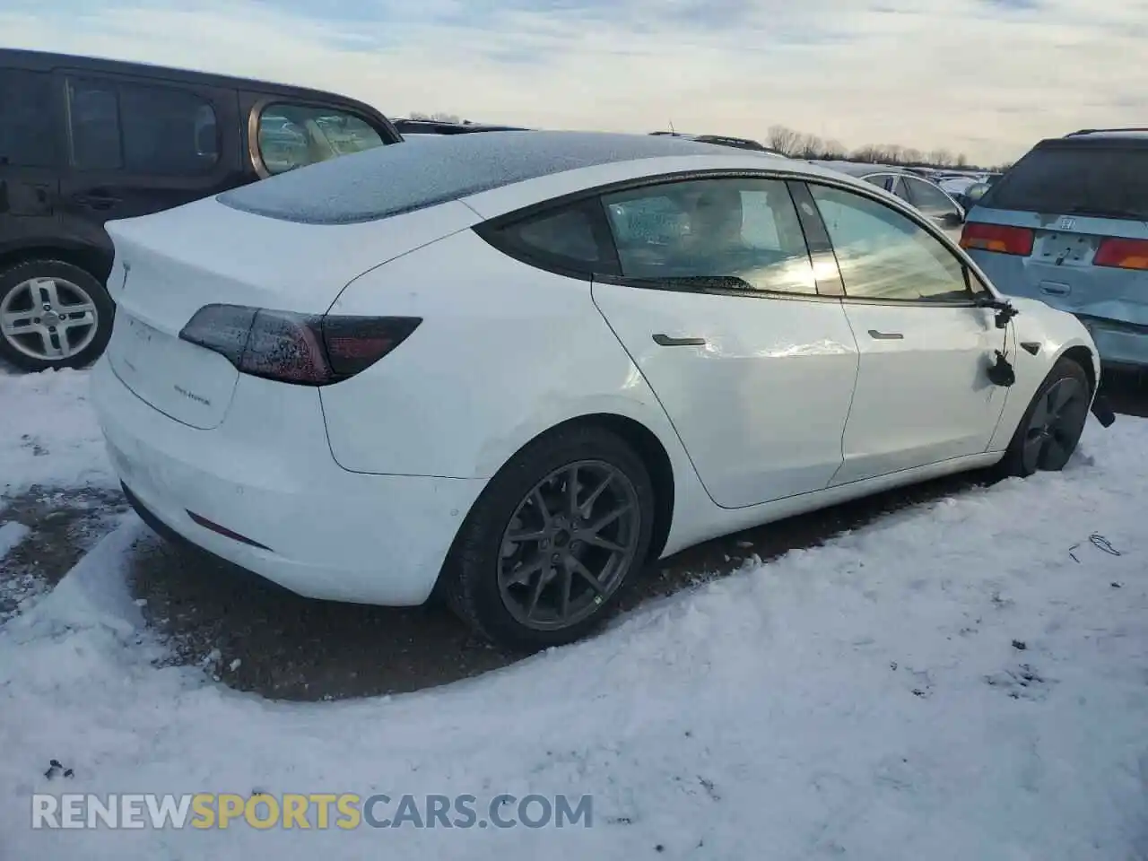 3 Photograph of a damaged car 5YJ3E1EB4NF361819 TESLA MODEL 3 2022