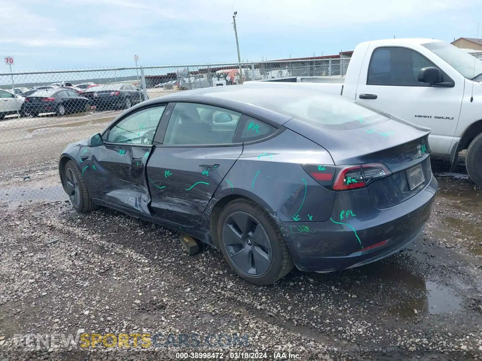 3 Photograph of a damaged car 5YJ3E1EB5NF113188 TESLA MODEL 3 2022