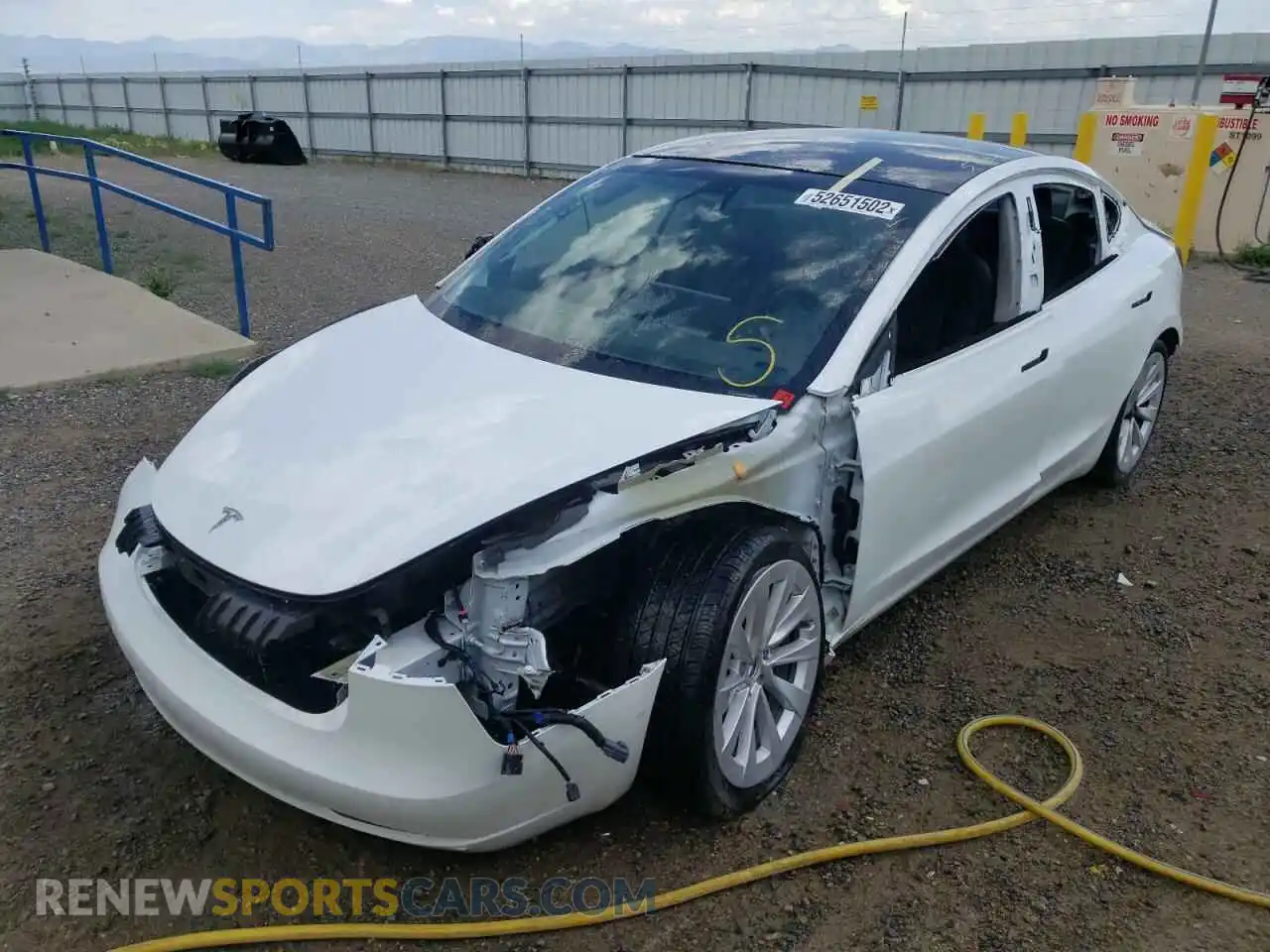 2 Photograph of a damaged car 5YJ3E1EB5NF124630 TESLA MODEL 3 2022