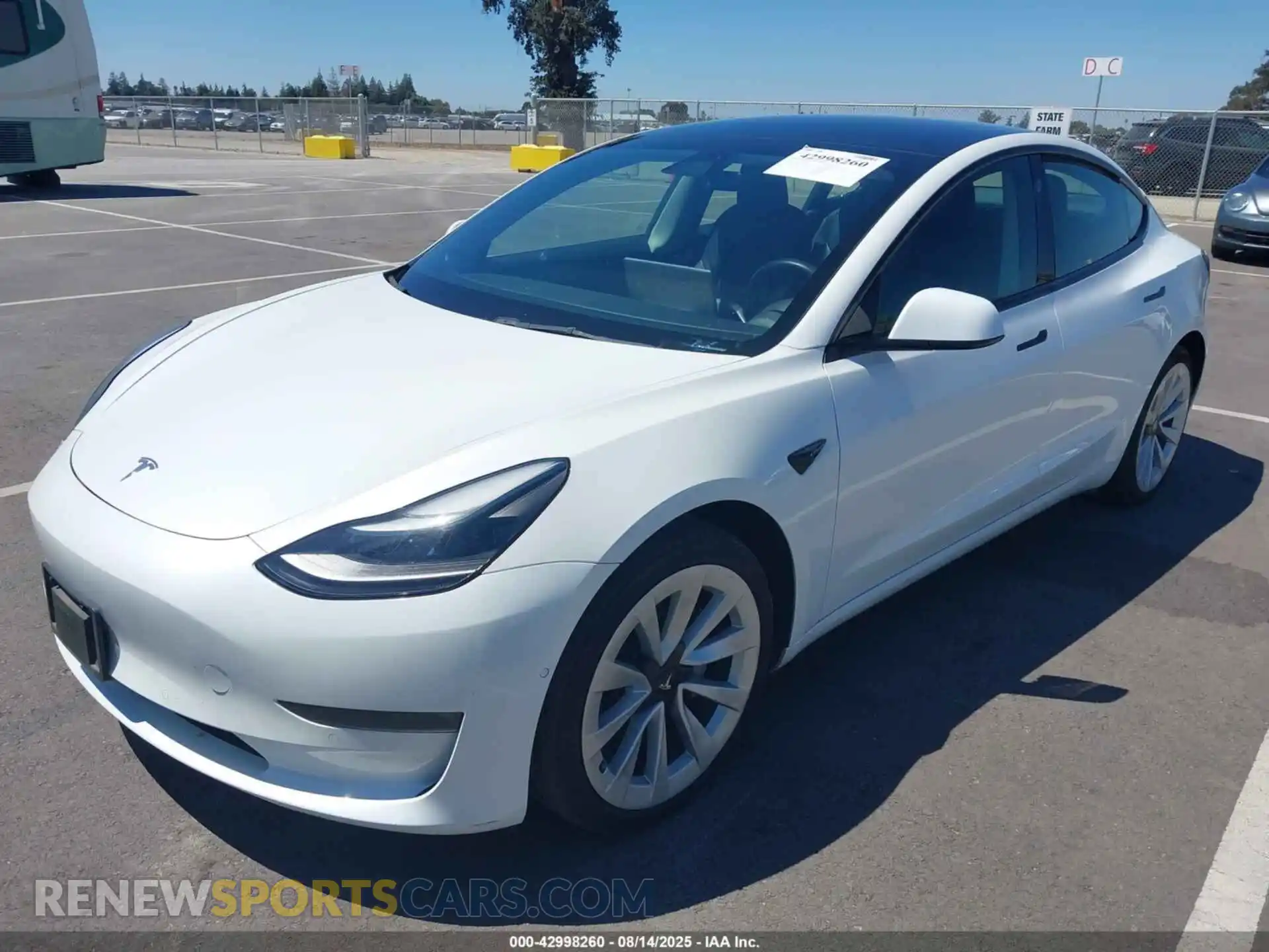 2 Photograph of a damaged car 5YJ3E1EB5NF145381 TESLA MODEL 3 2022