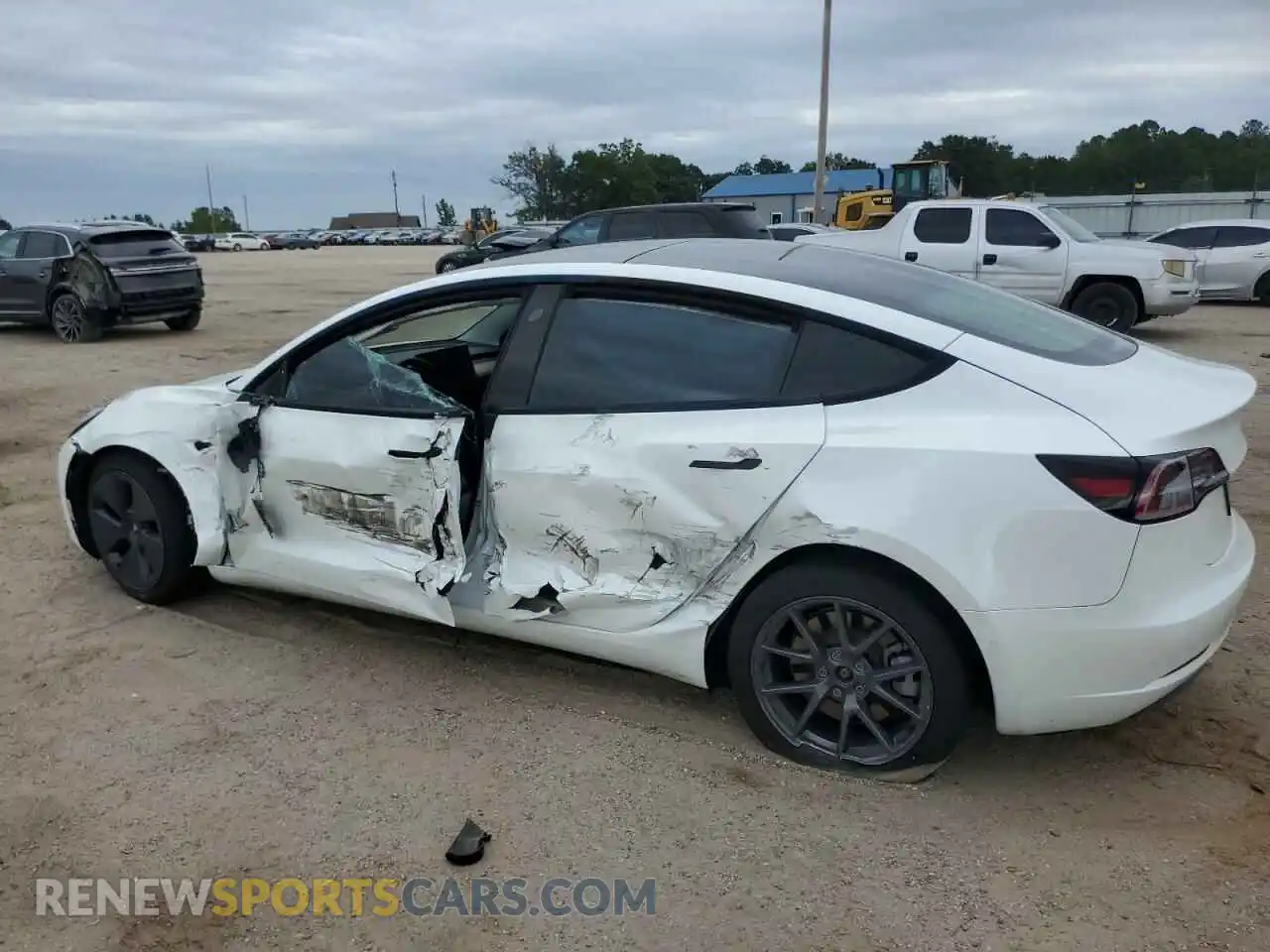 2 Photograph of a damaged car 5YJ3E1EB5NF151648 TESLA MODEL 3 2022